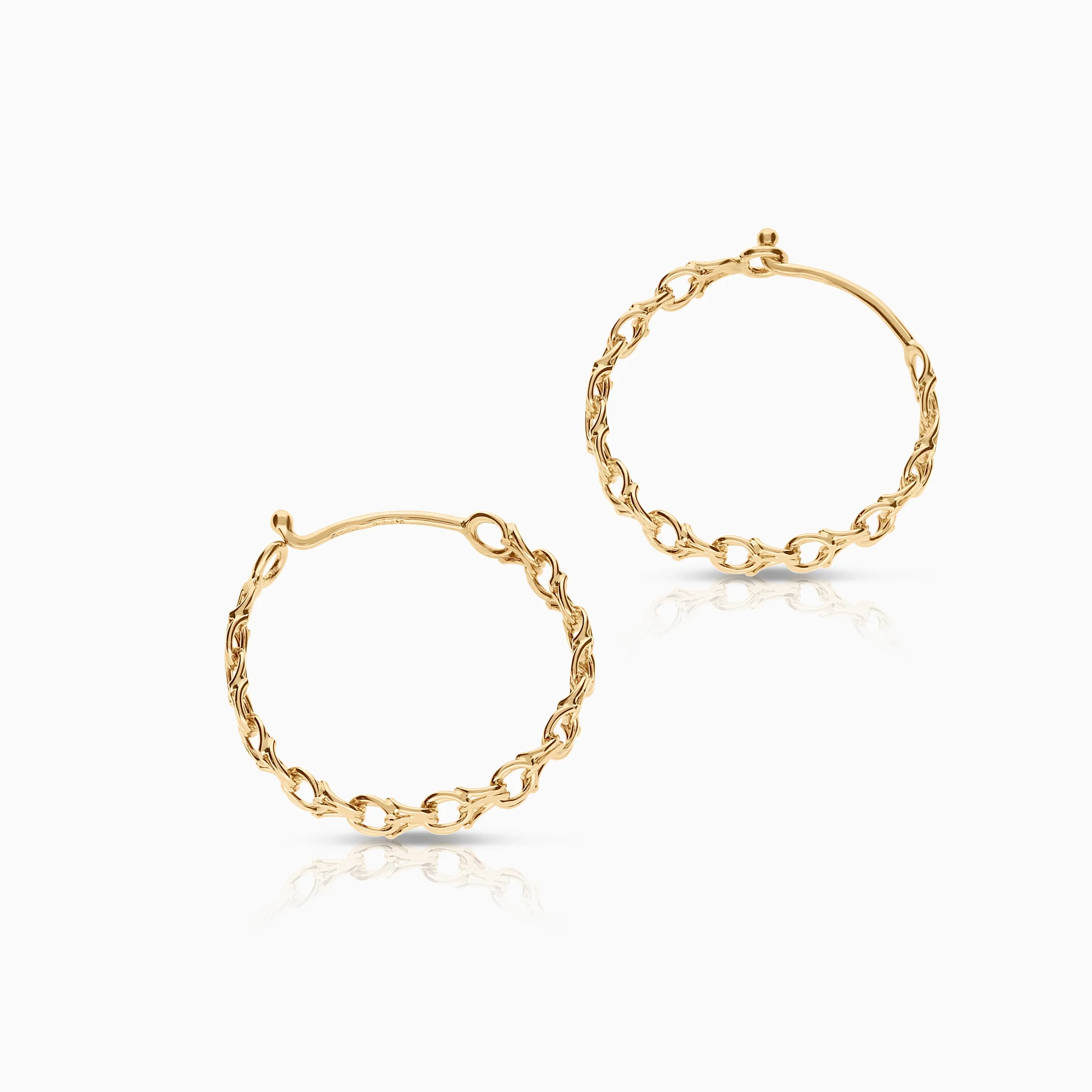 Bismarck earrings 1.70g 18K gold - Image 2