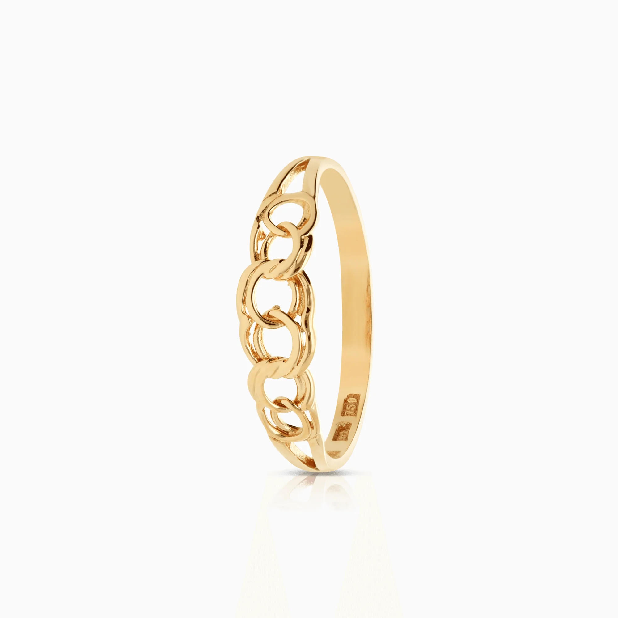 Bismarck ring 1.05g 18K gold