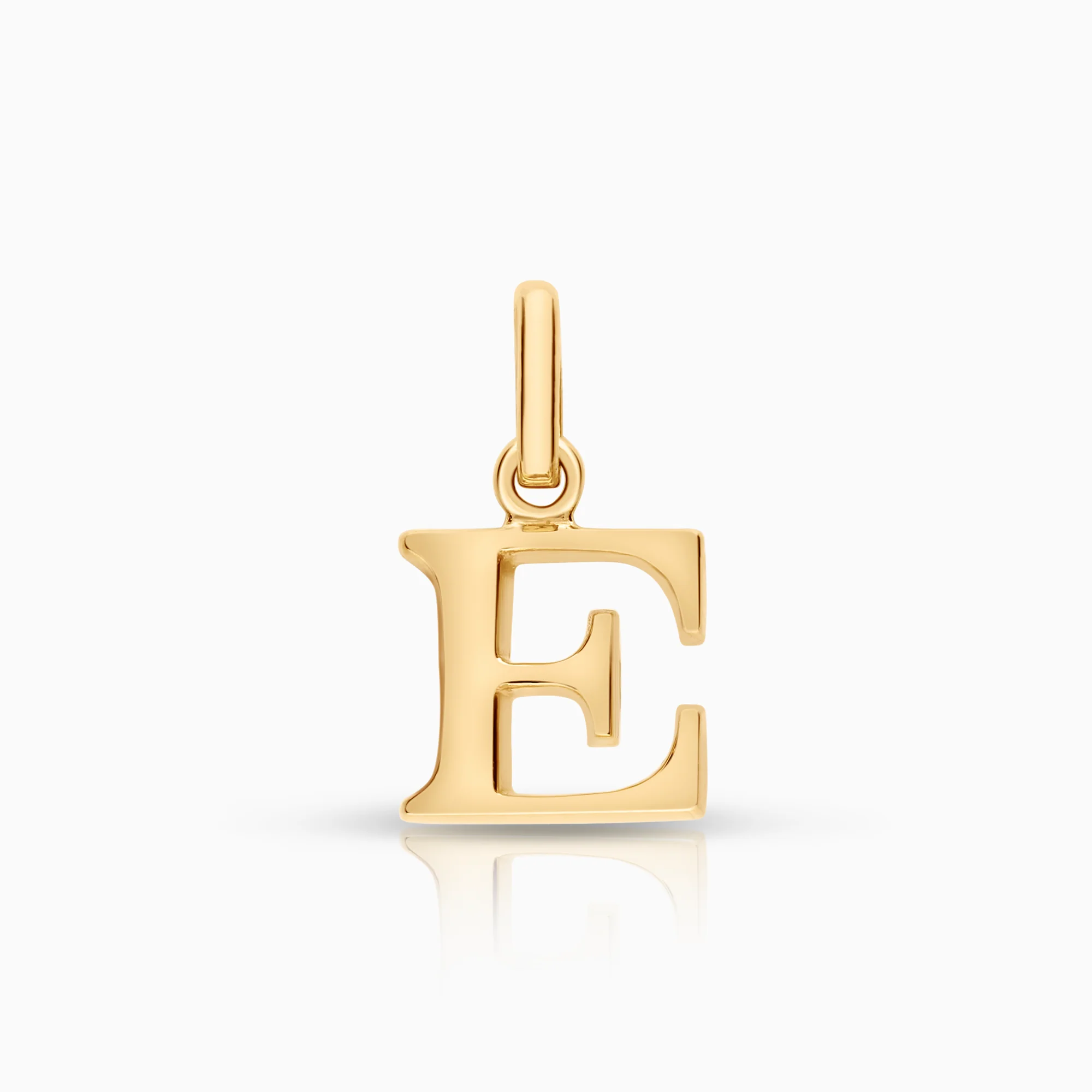 Letter E pendant 0.76g 18K gold