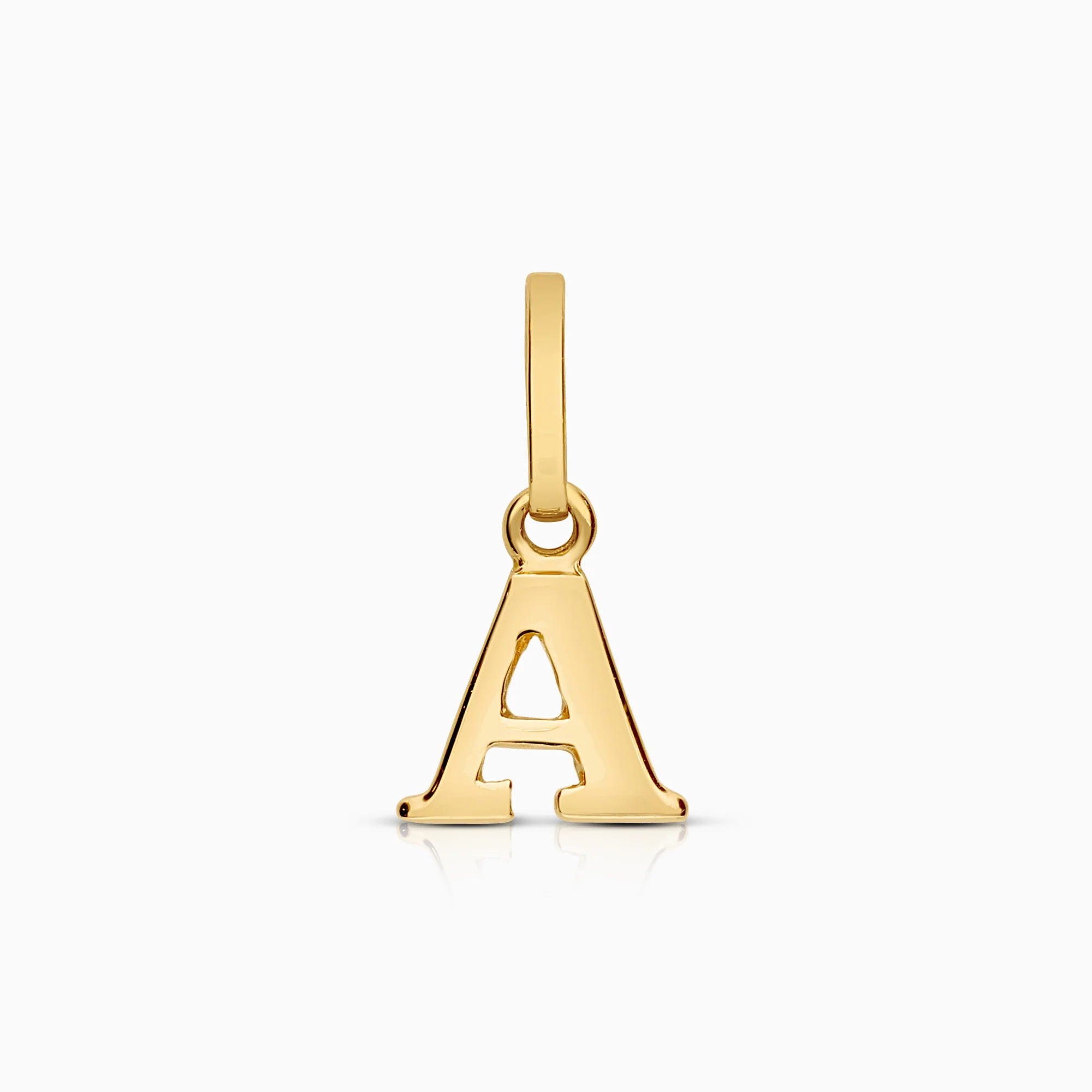 Letter pendant 0.30g 18K gold