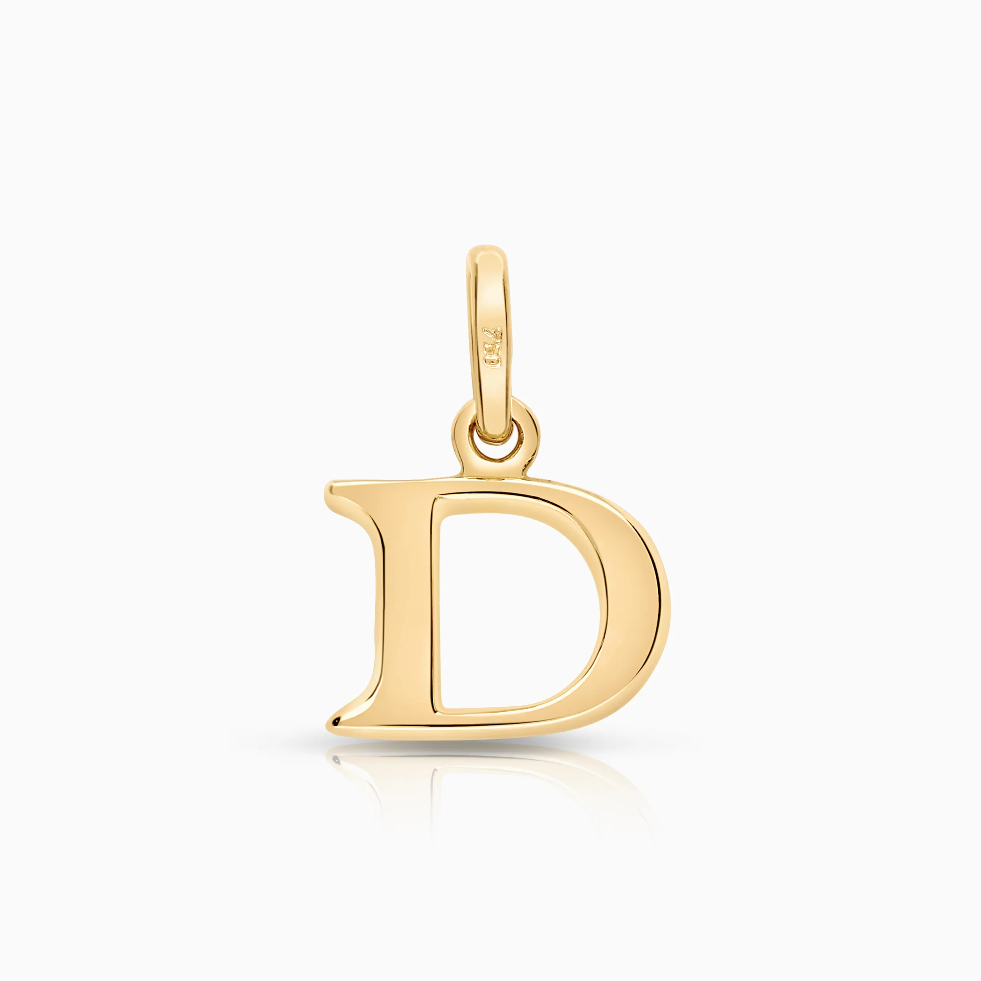 Letter pendant 0.78g 18K gold