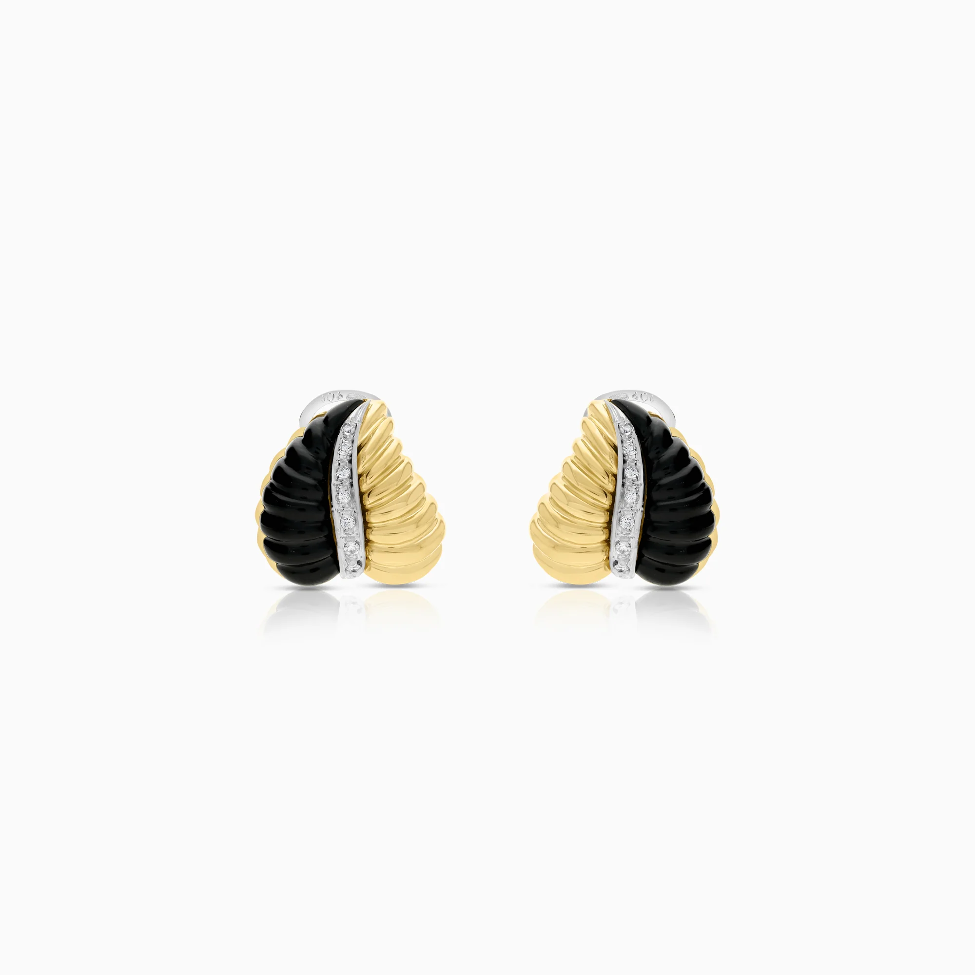 Clip-on earrings with carved onyx and diamonds 0.10ct 10.68g 18K gold