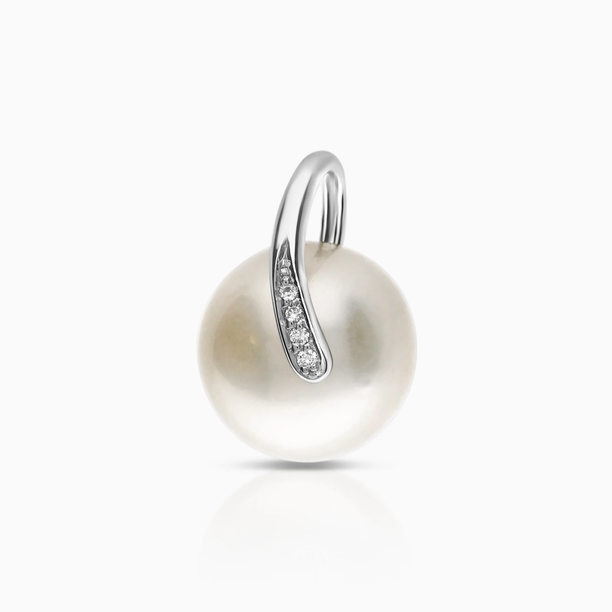 Diamond pendant with pearl 0.03ct 18K white gold