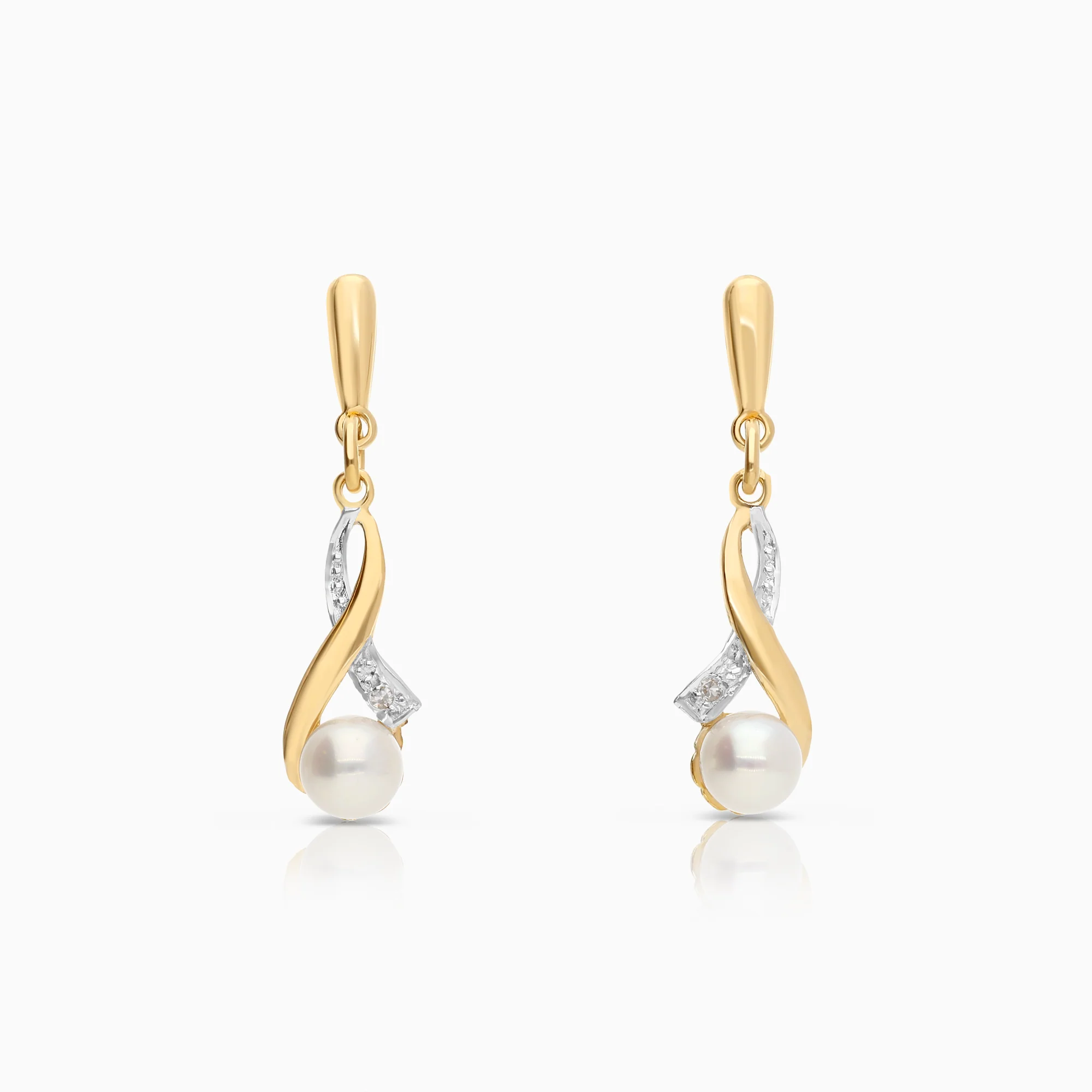 Diamond earrings 0.005ct 18K gold