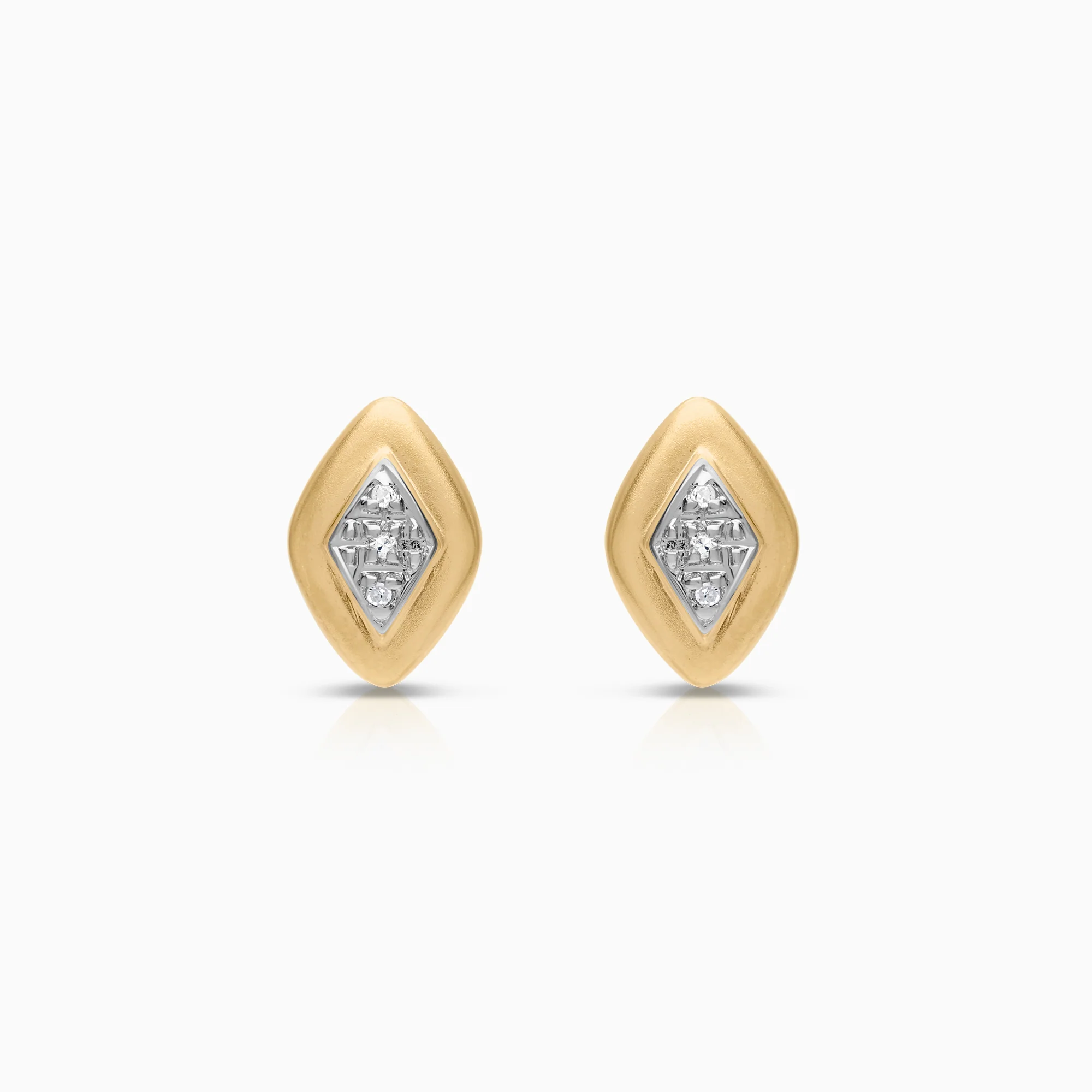 Diamond earrings 0.03ct 18K gold
