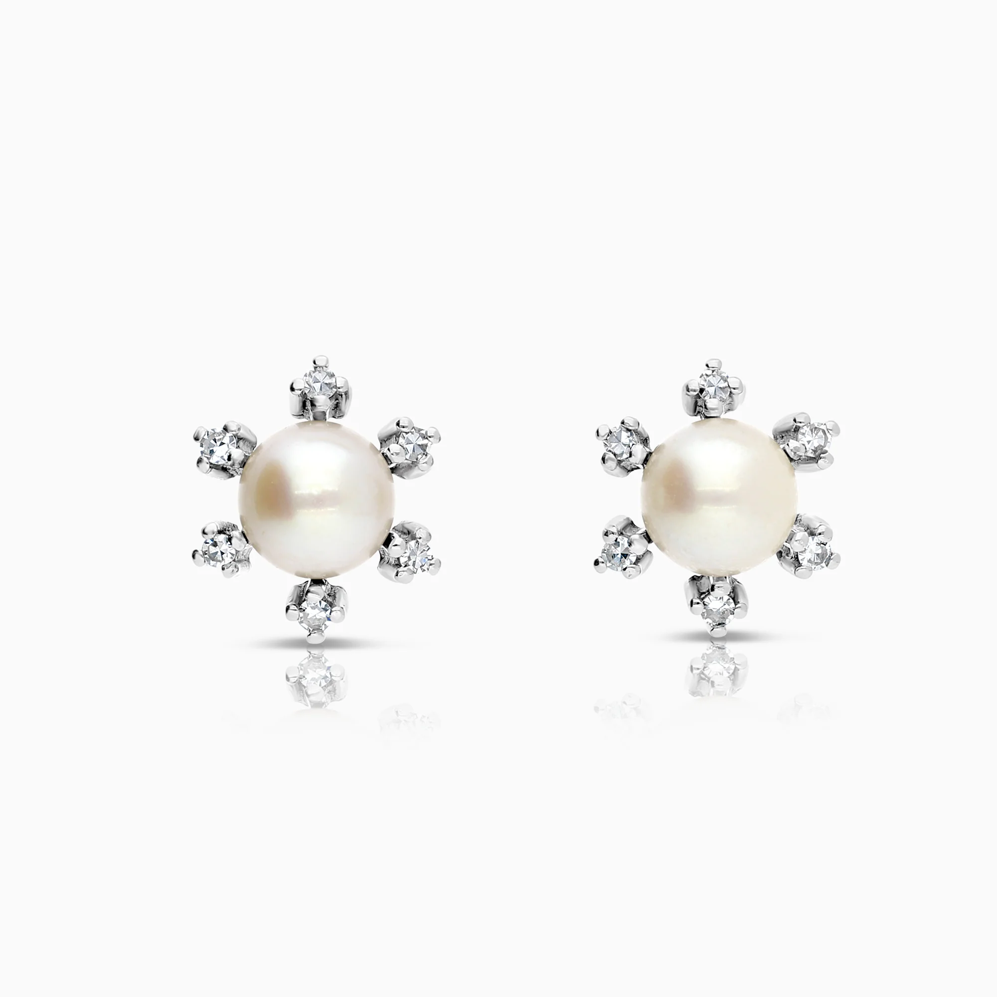 Diamond earrings with pearls 0.18ct 18K white gold