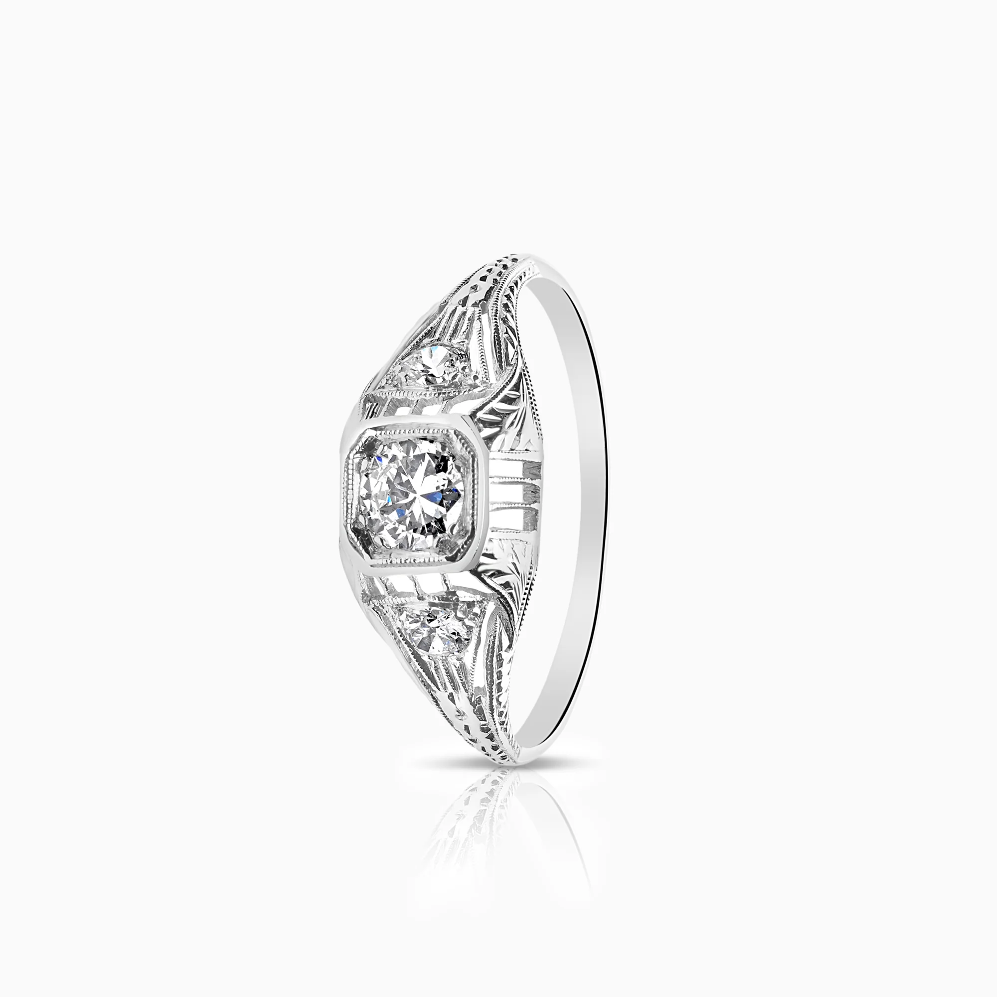 Diamond ring 0.44ct 850 platinum