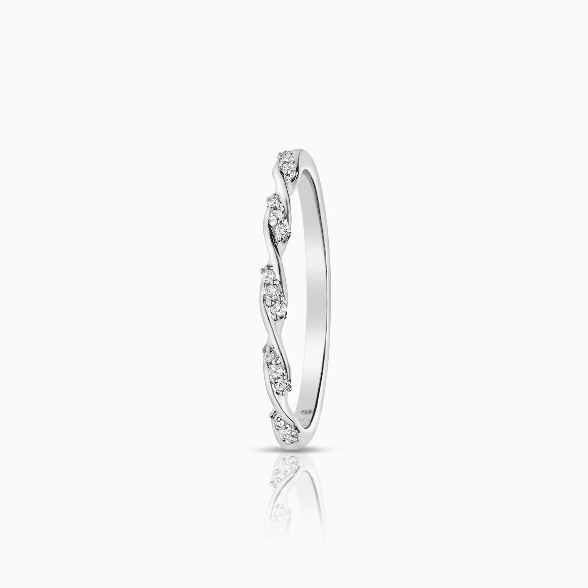 Diamond ring 0.04ct 9K white gold