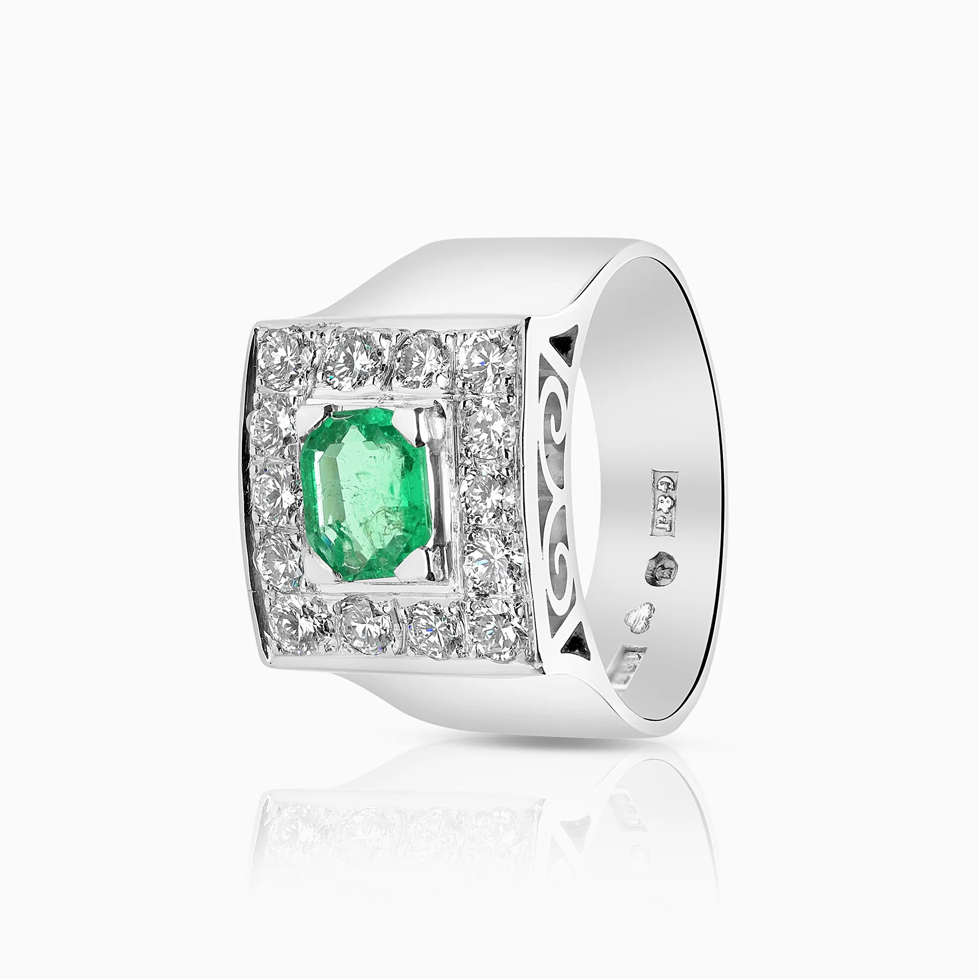 Diamond ring with emerald 0.70ct 18K white gold