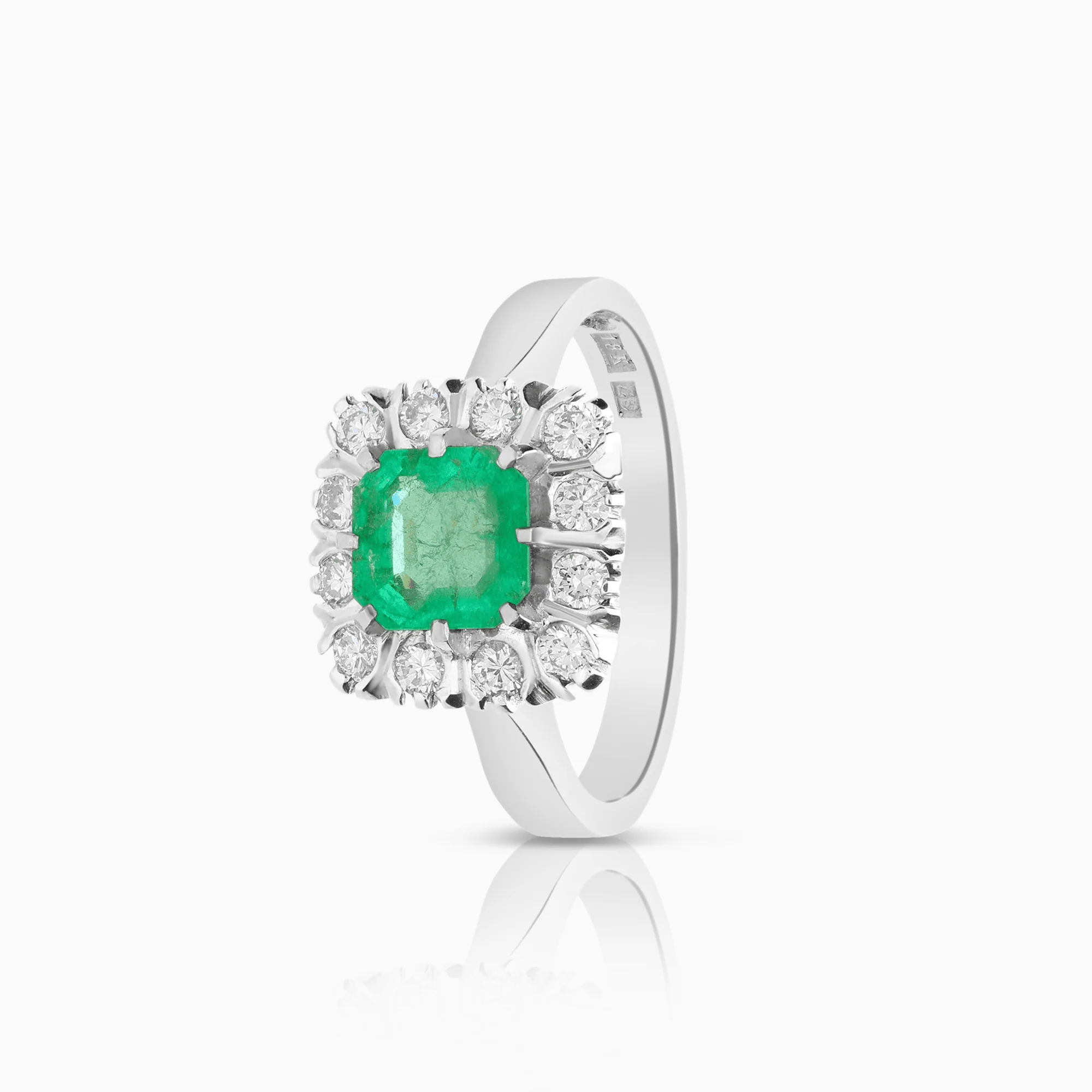 Diamond ring with a green emerald 0.42ct 18K white gold