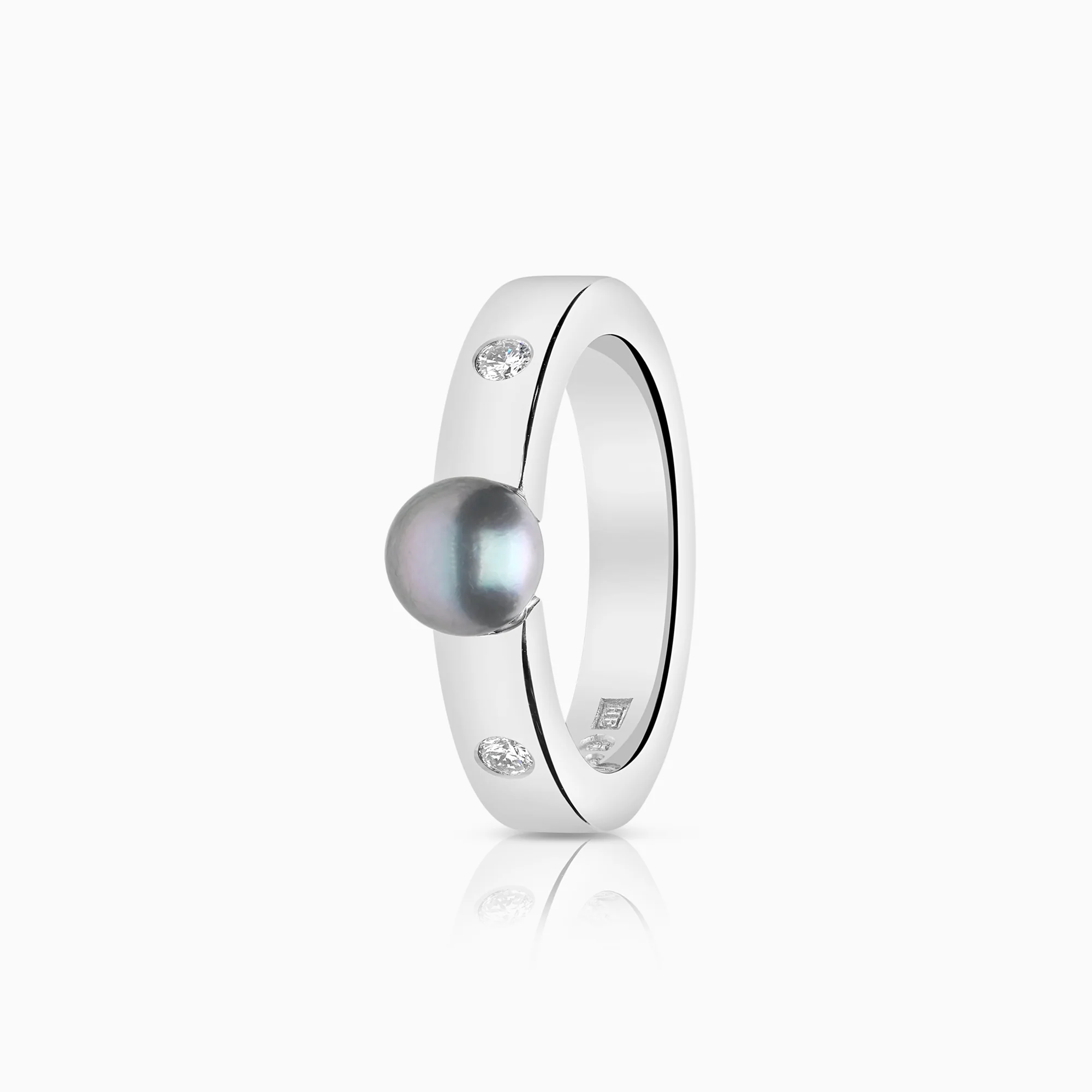 Engelbert diamond ring with Tahiti pearl 0.10ct 18K white gold