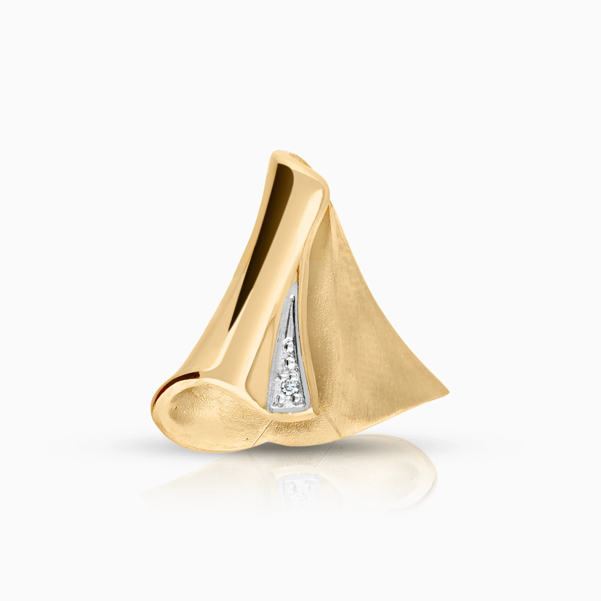 Gold pendant 2.16g 18K gold