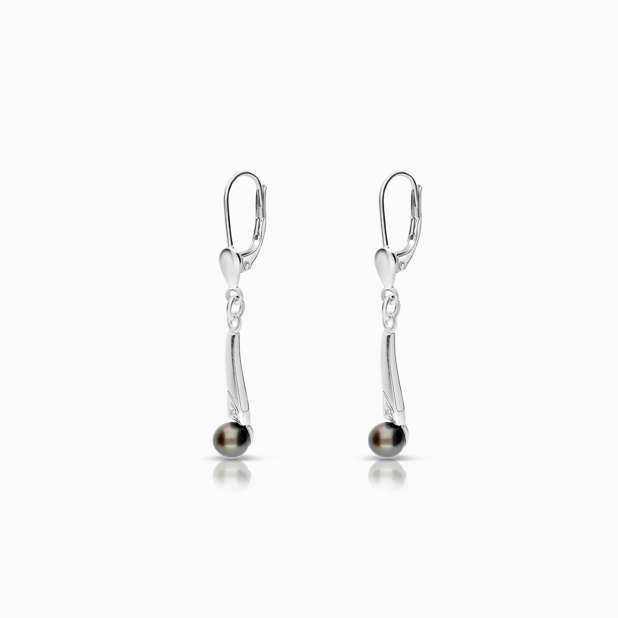 Gold earrings with pearls 2.67g 18K white gold