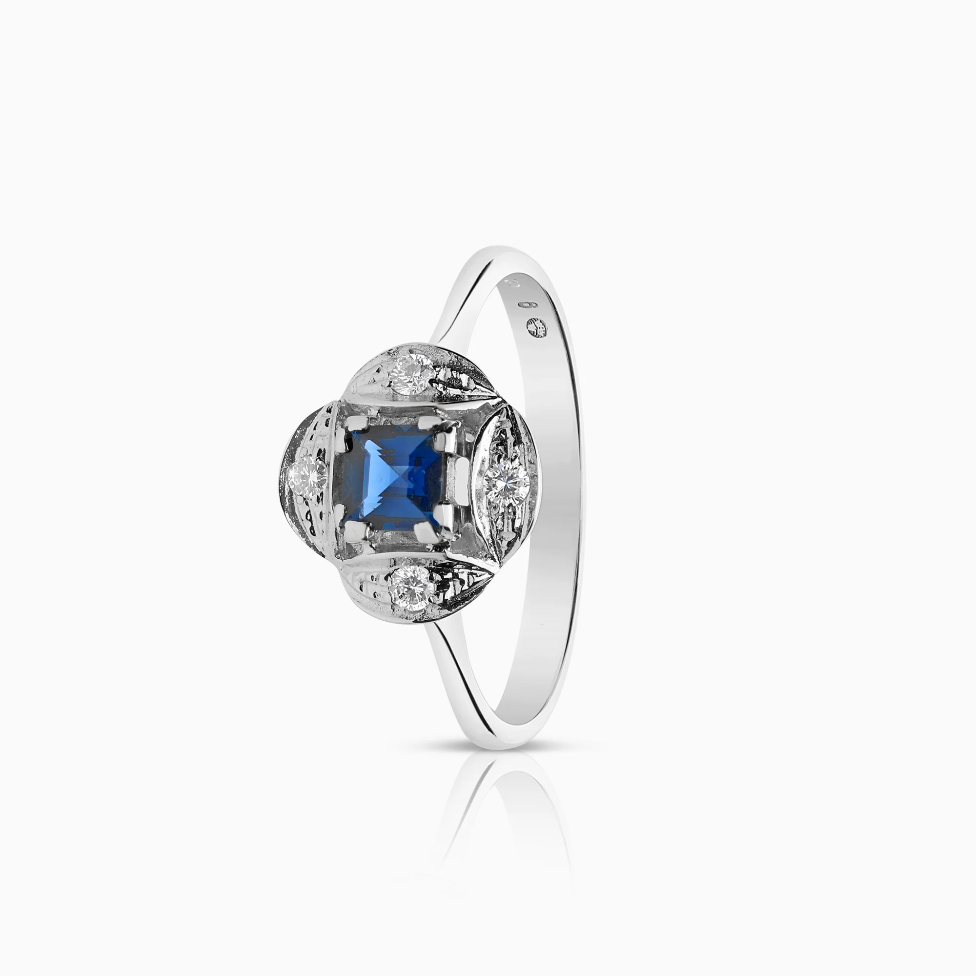 Sapphire and diamond ring 0.08ct 18K white gold