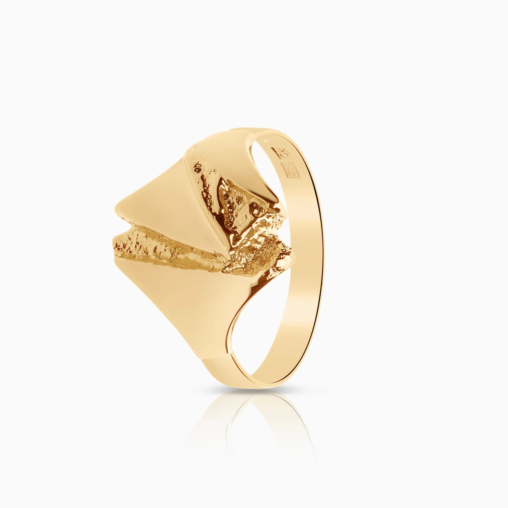 Gold ring 2.93g 18K gold