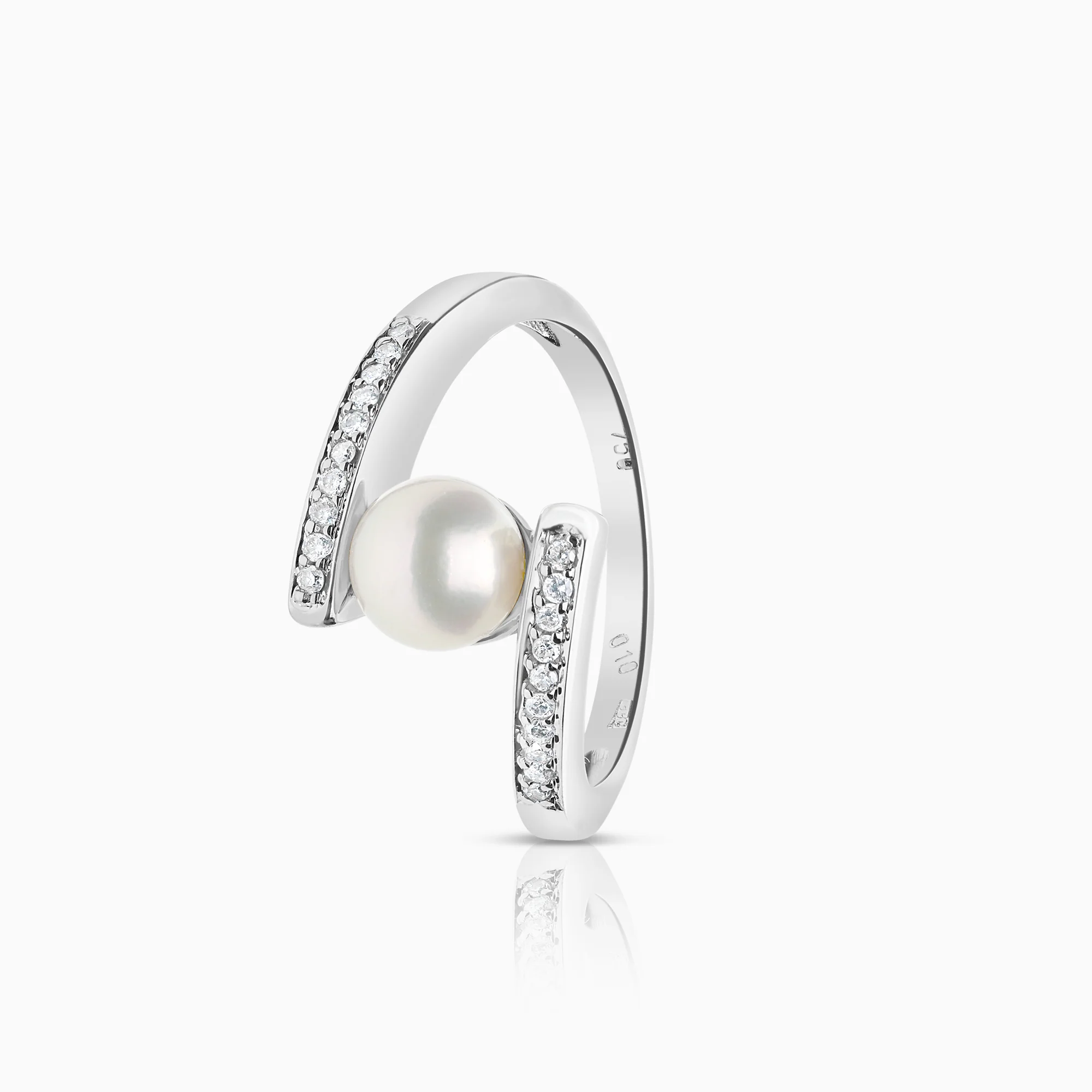 Diamond ring with 0.10ct pearl, 18K white gold