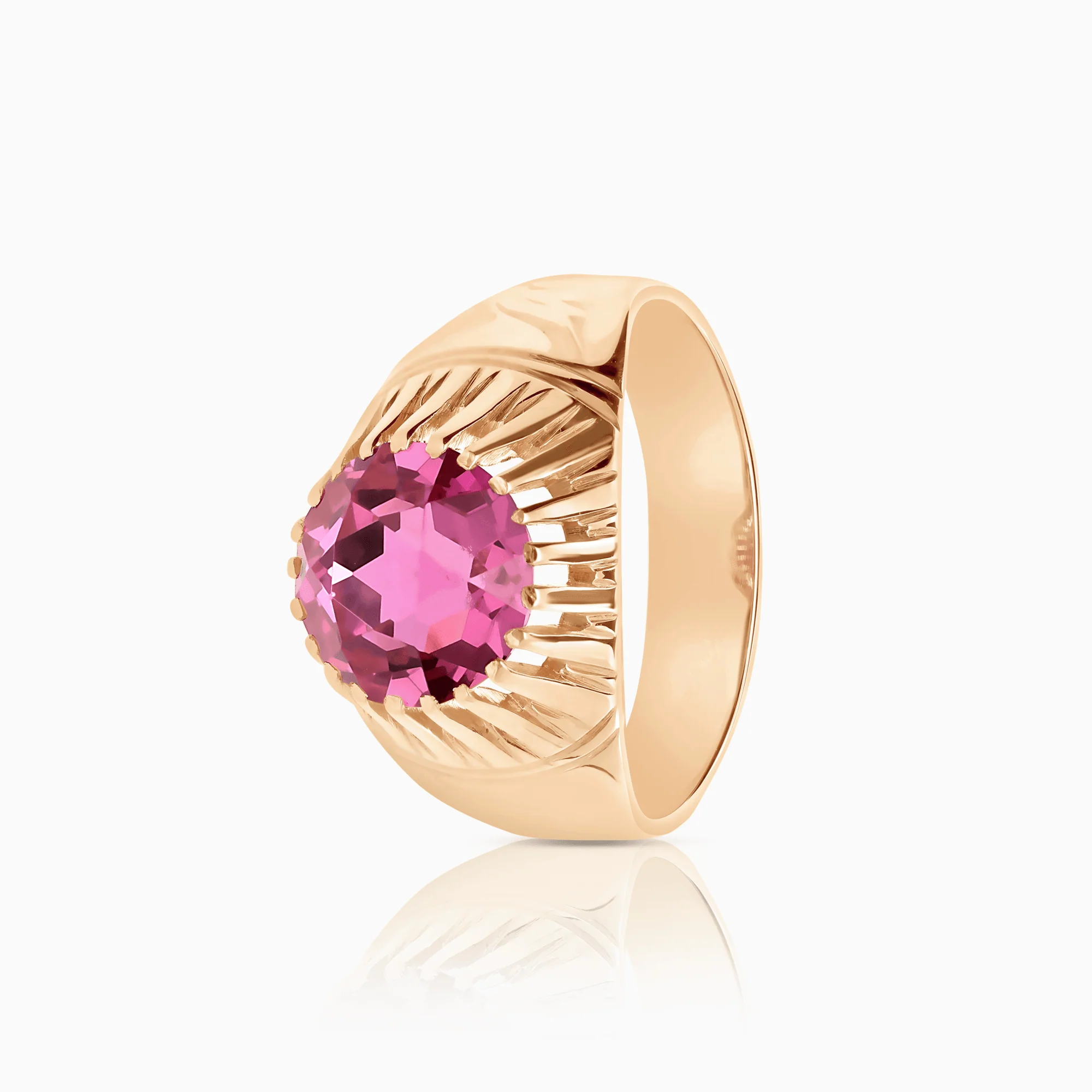 Gold ring with a red stone 5.80g 14K rose gold