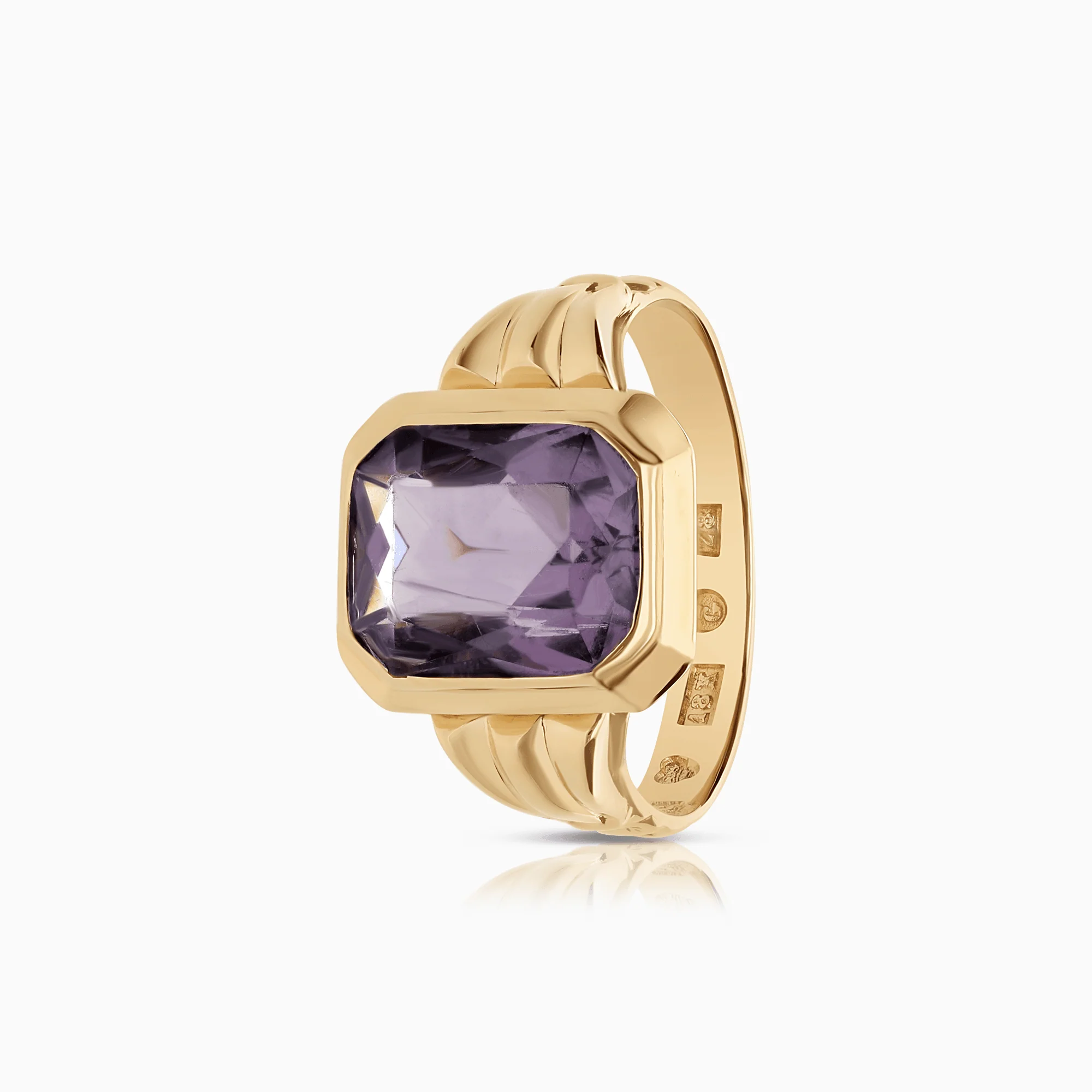 Gold ring with purple amethyst 3.24g 18K gold