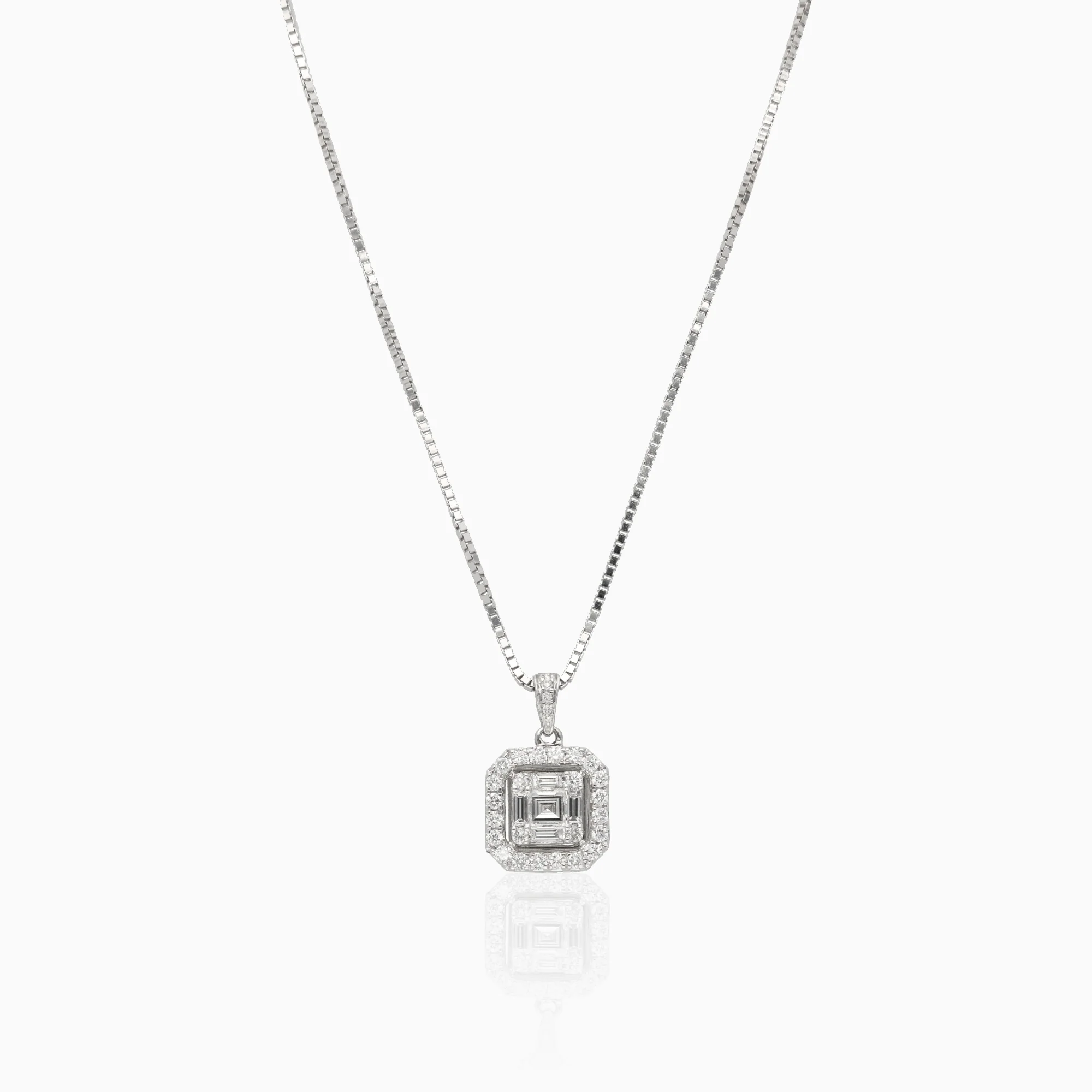 Necklace with diamond pendant 0.82ct 18K