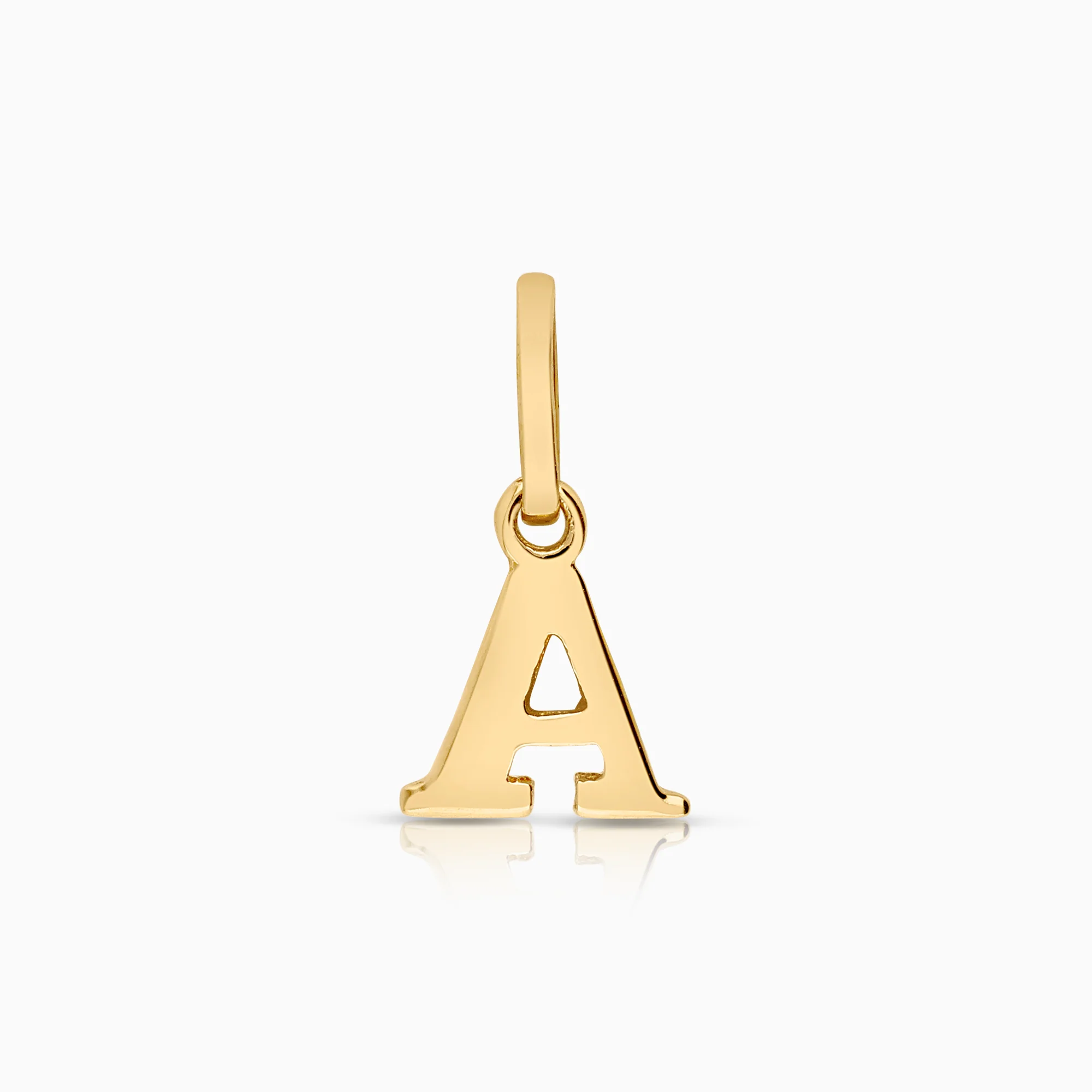 Letter pendant 0.30g 18K gold