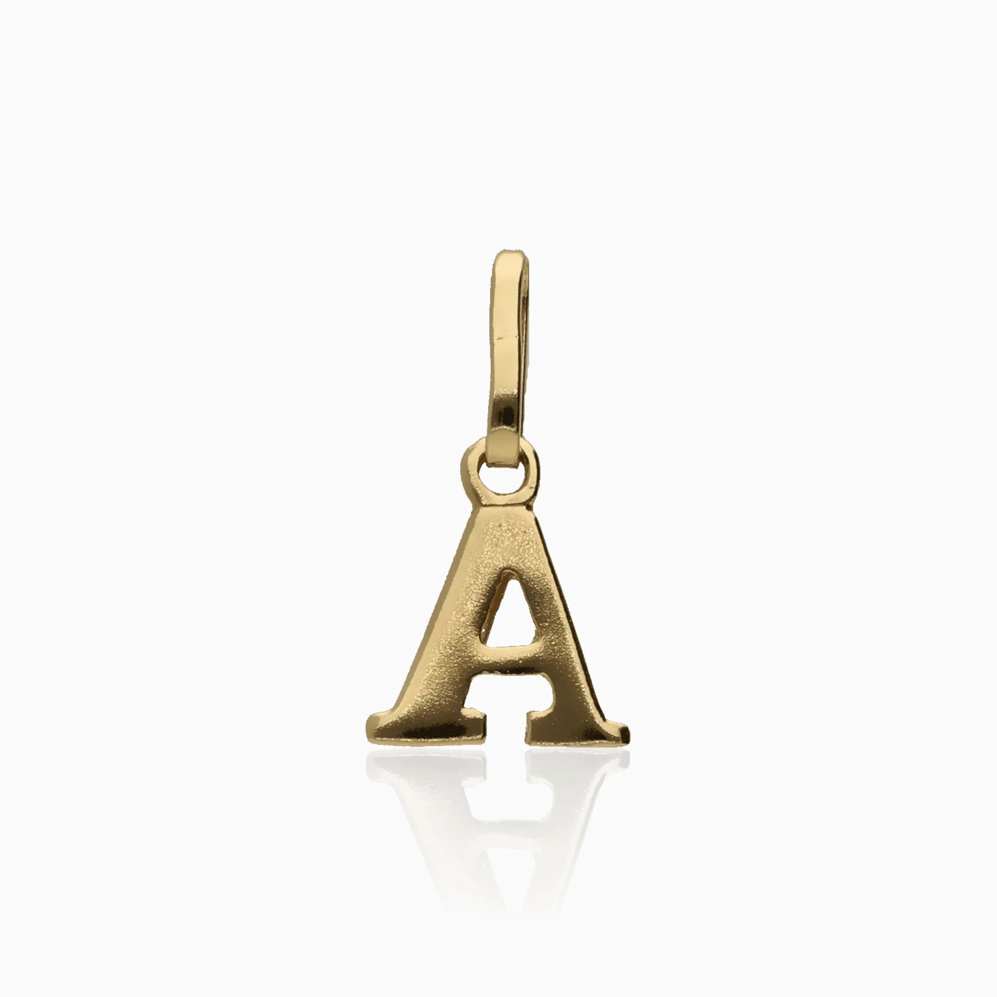 Letter pendant 0.32g 18K gold