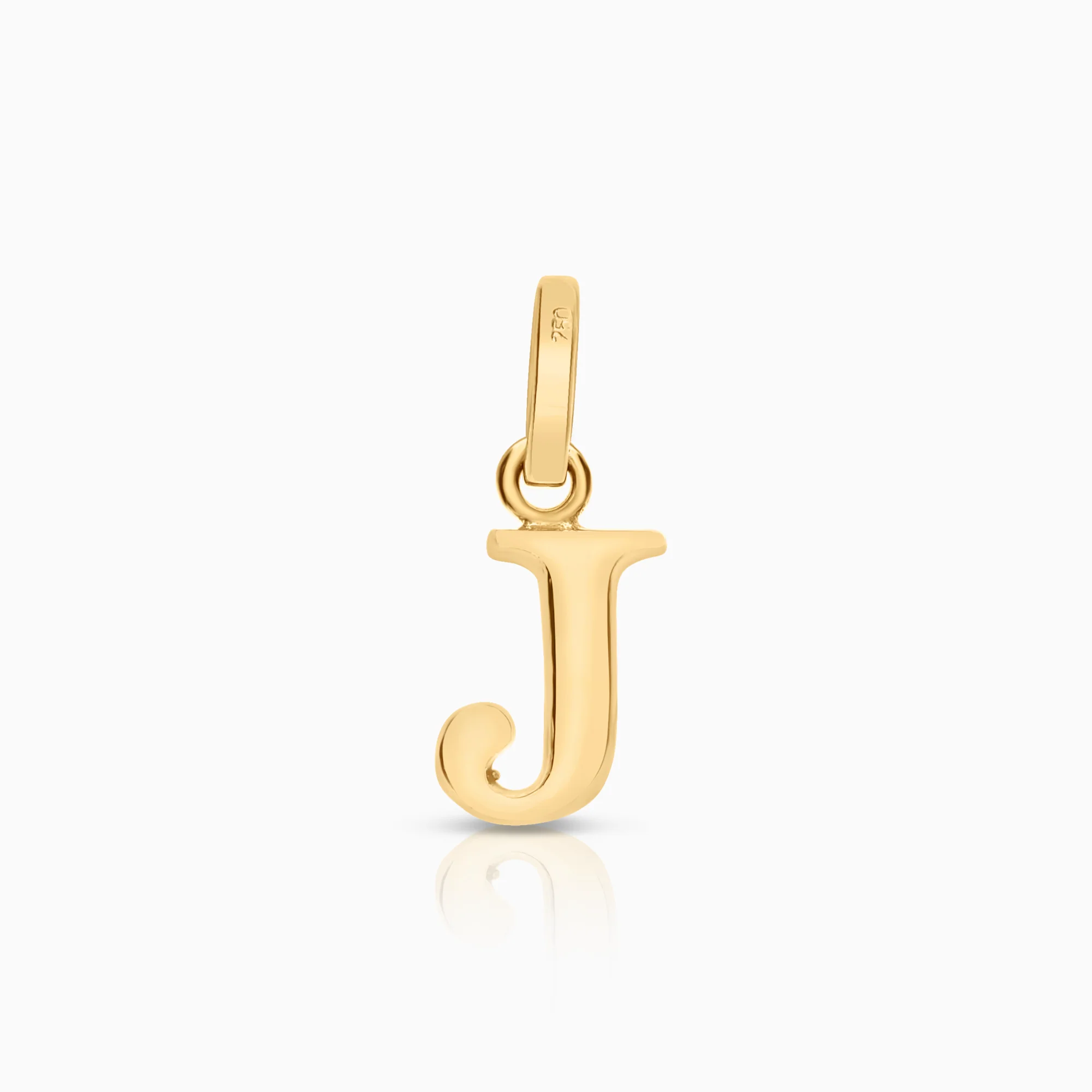 Letter pendant 0.58g 18K gold