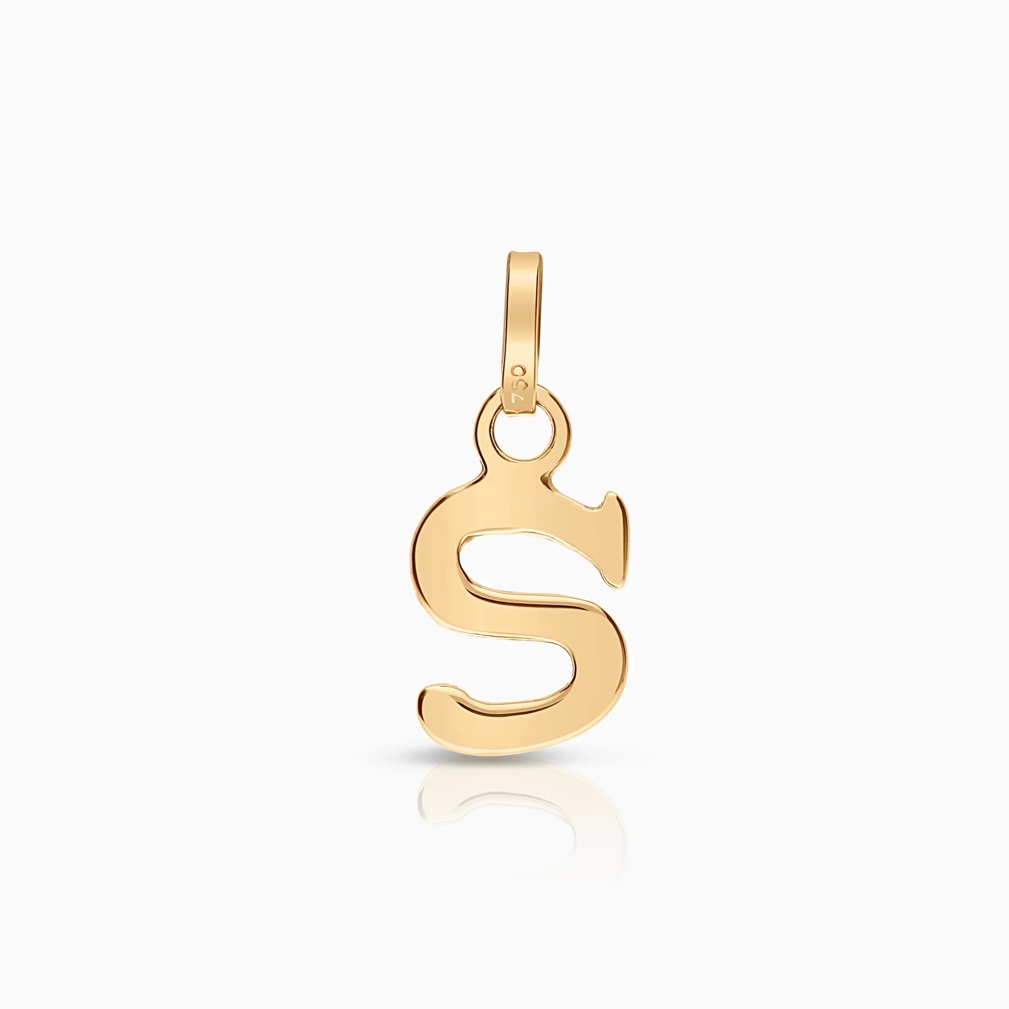 Letter pendant 0.79g 18K gold