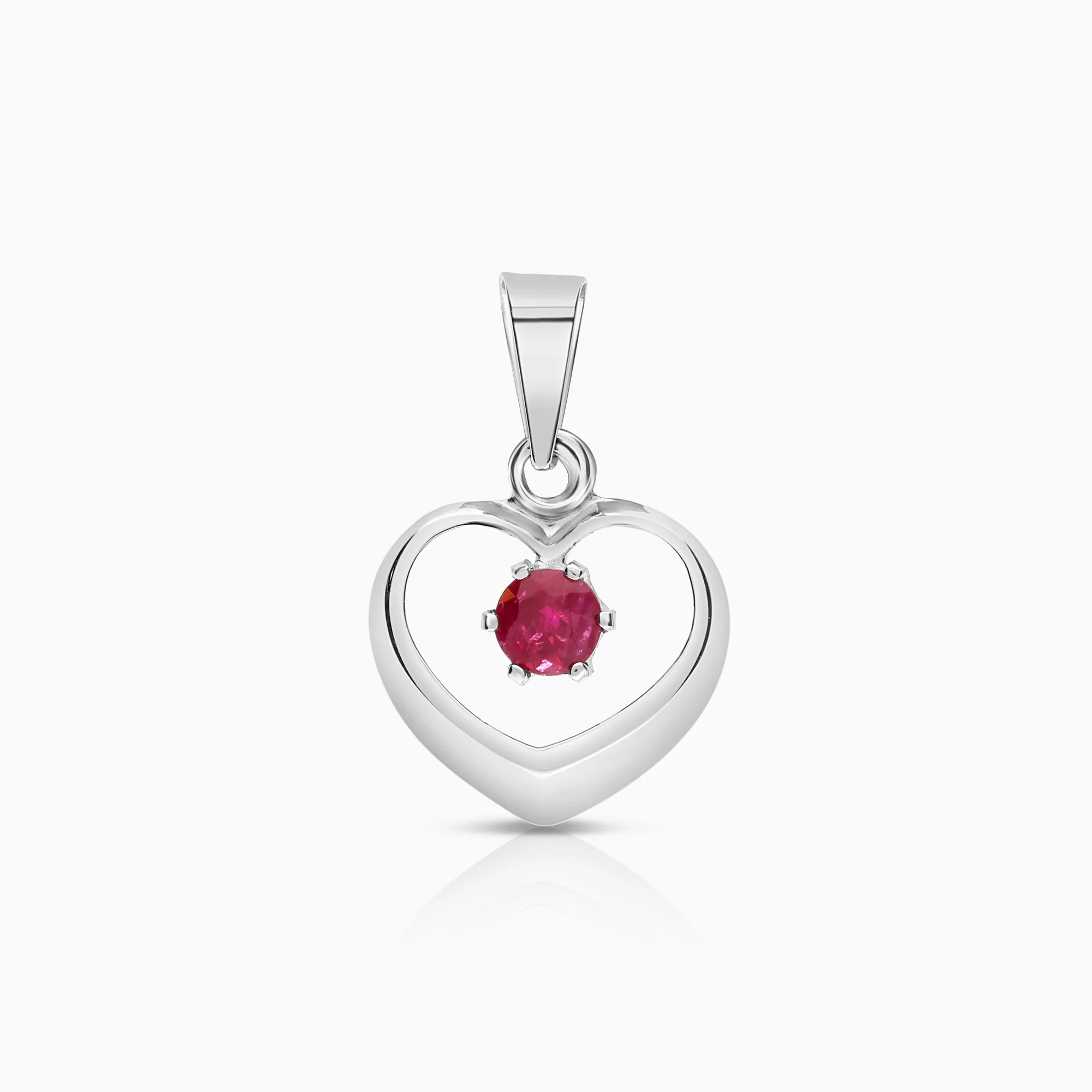 Heart pendant ruby 0.63g 18K white gold