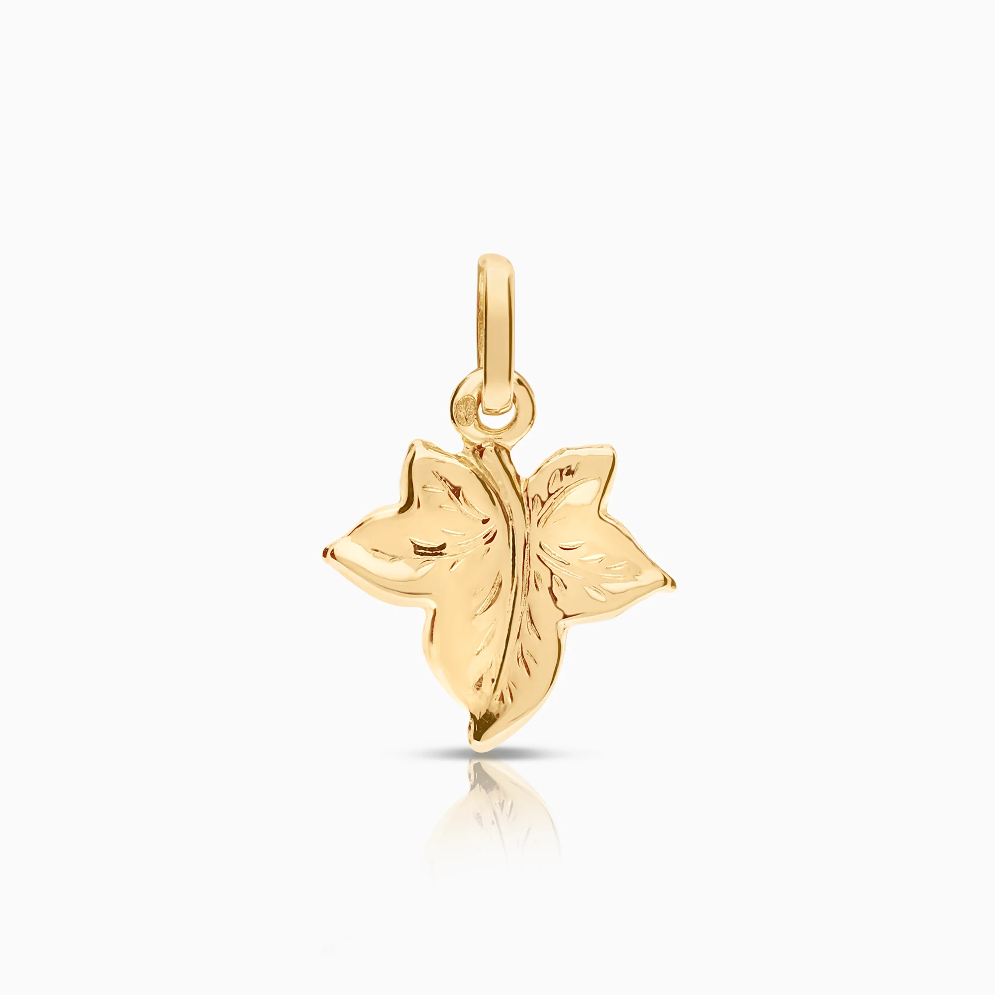 Maple leaf pendant 0.96g 18K gold