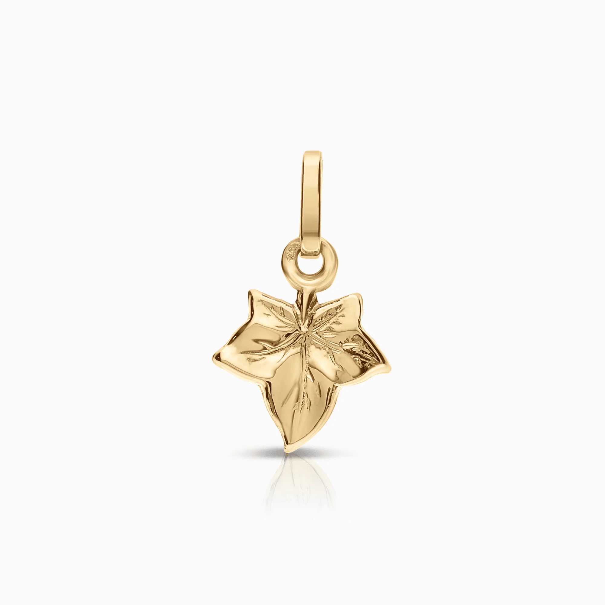 Maple leaf pendant 0.63g 18K gold