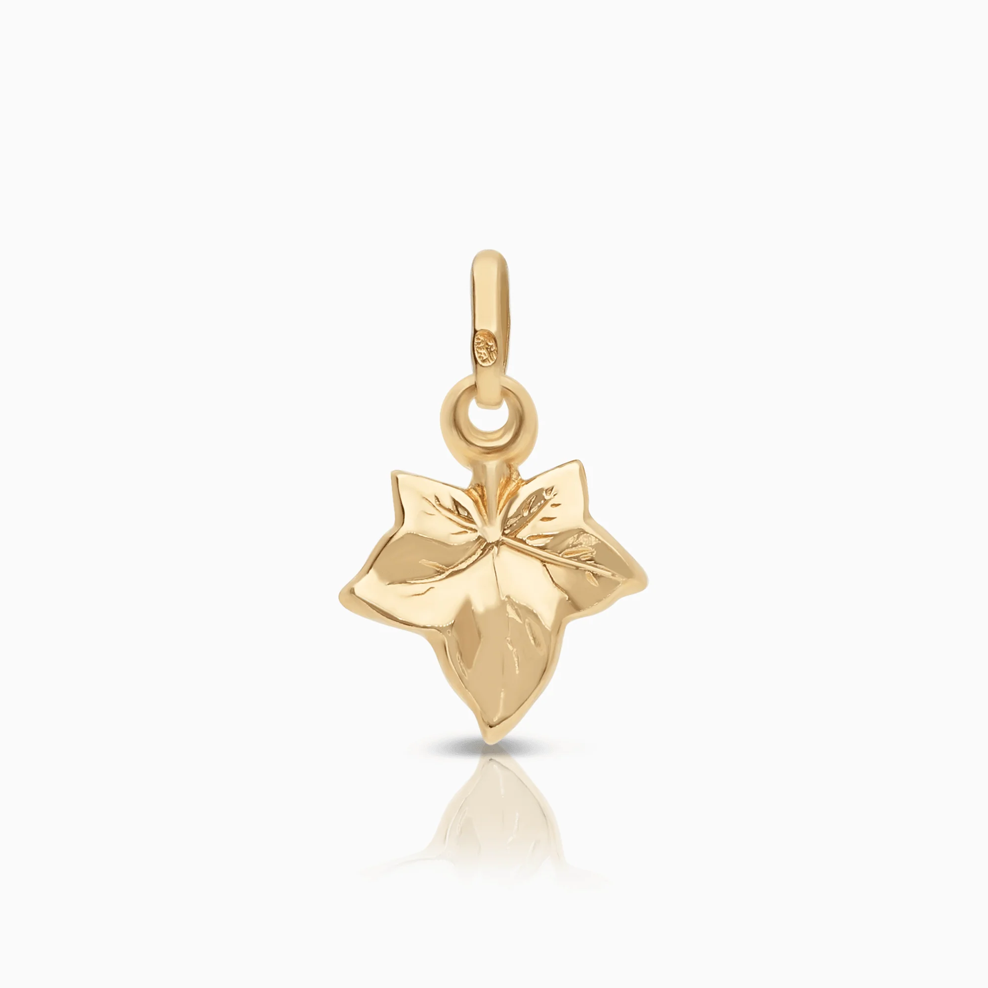 Maple Leaf Pendant 0.67g 18K Gold