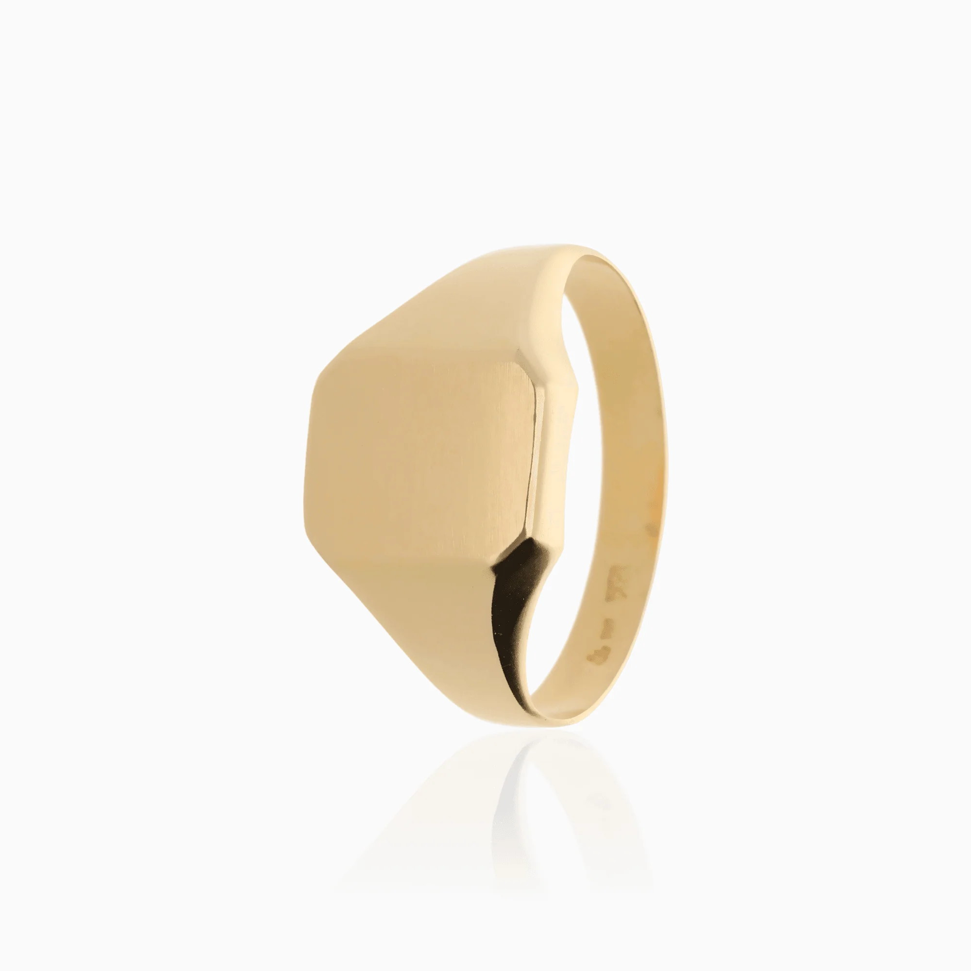 Signet Ring 2.85g 18K Gold
