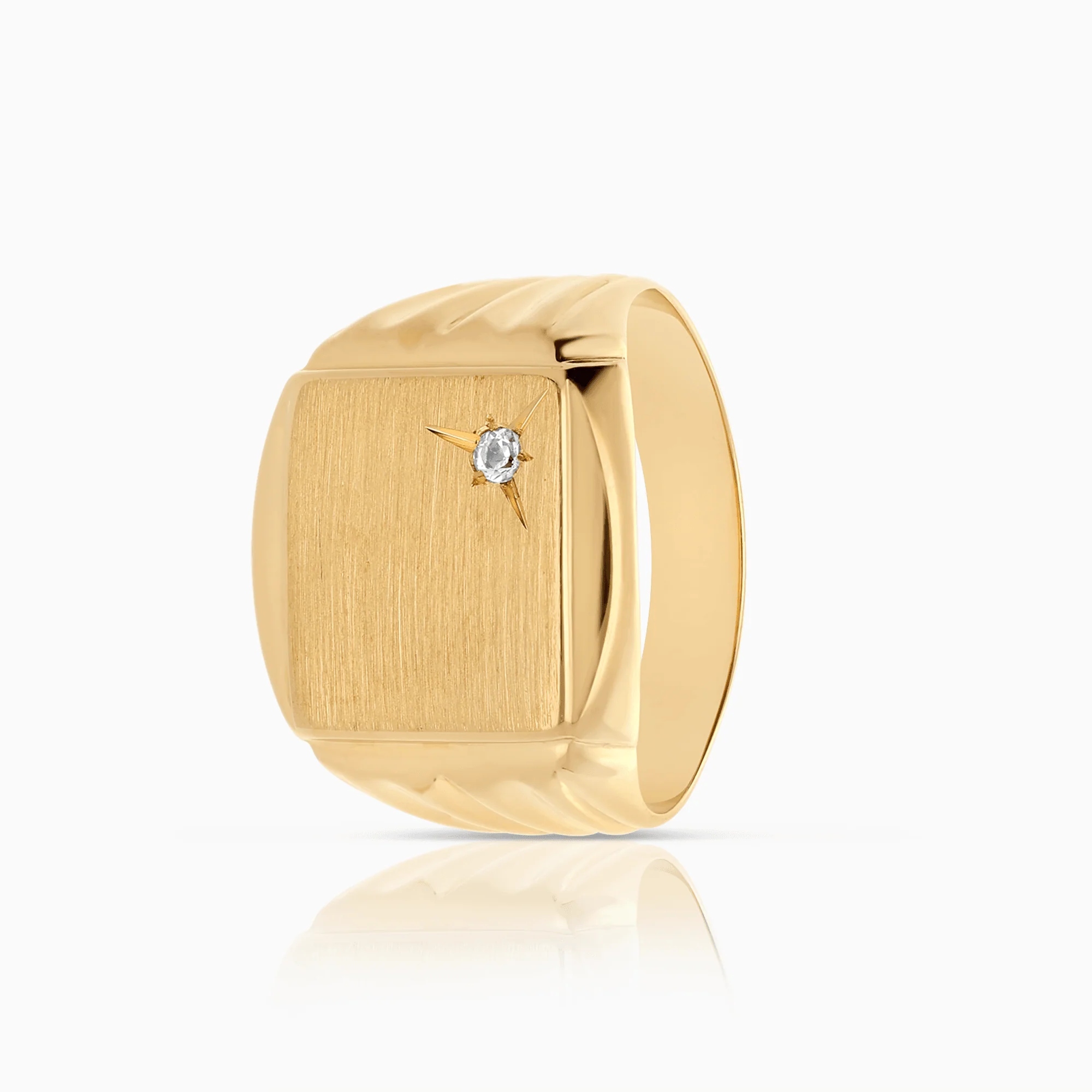 Signet ring with white stone 4.35g 18K gold