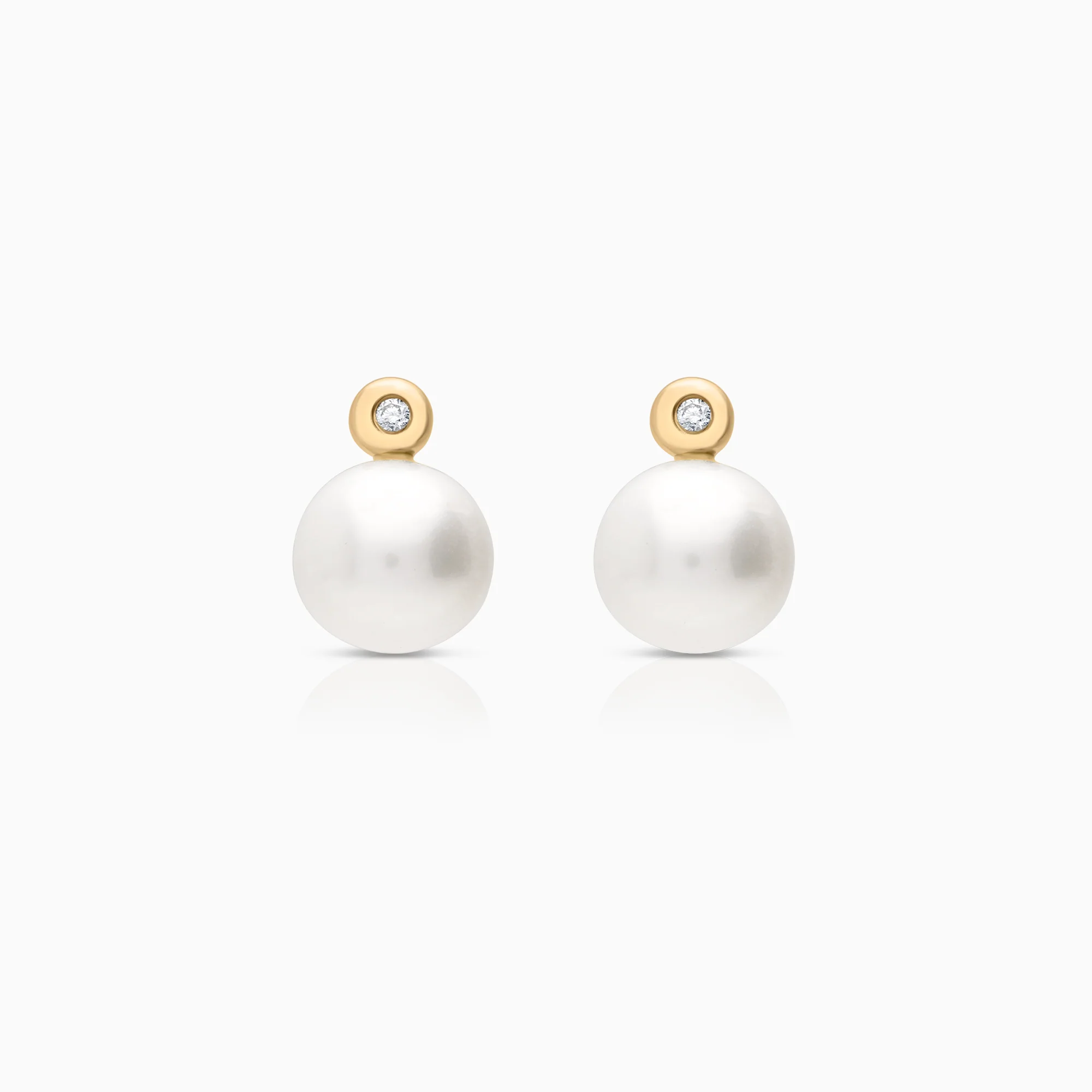 Cultured freshwater pearl earrings 0.03 ct 2.16g 14K gold