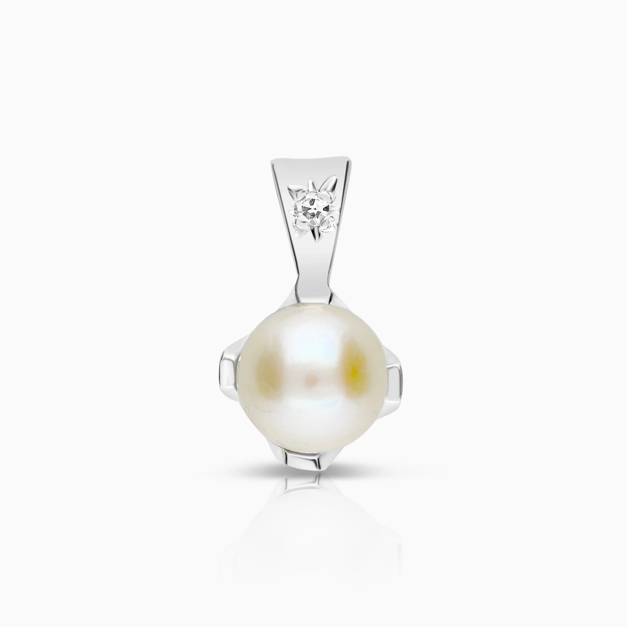 Diamond pendant with pearl 0.91g 18K white gold