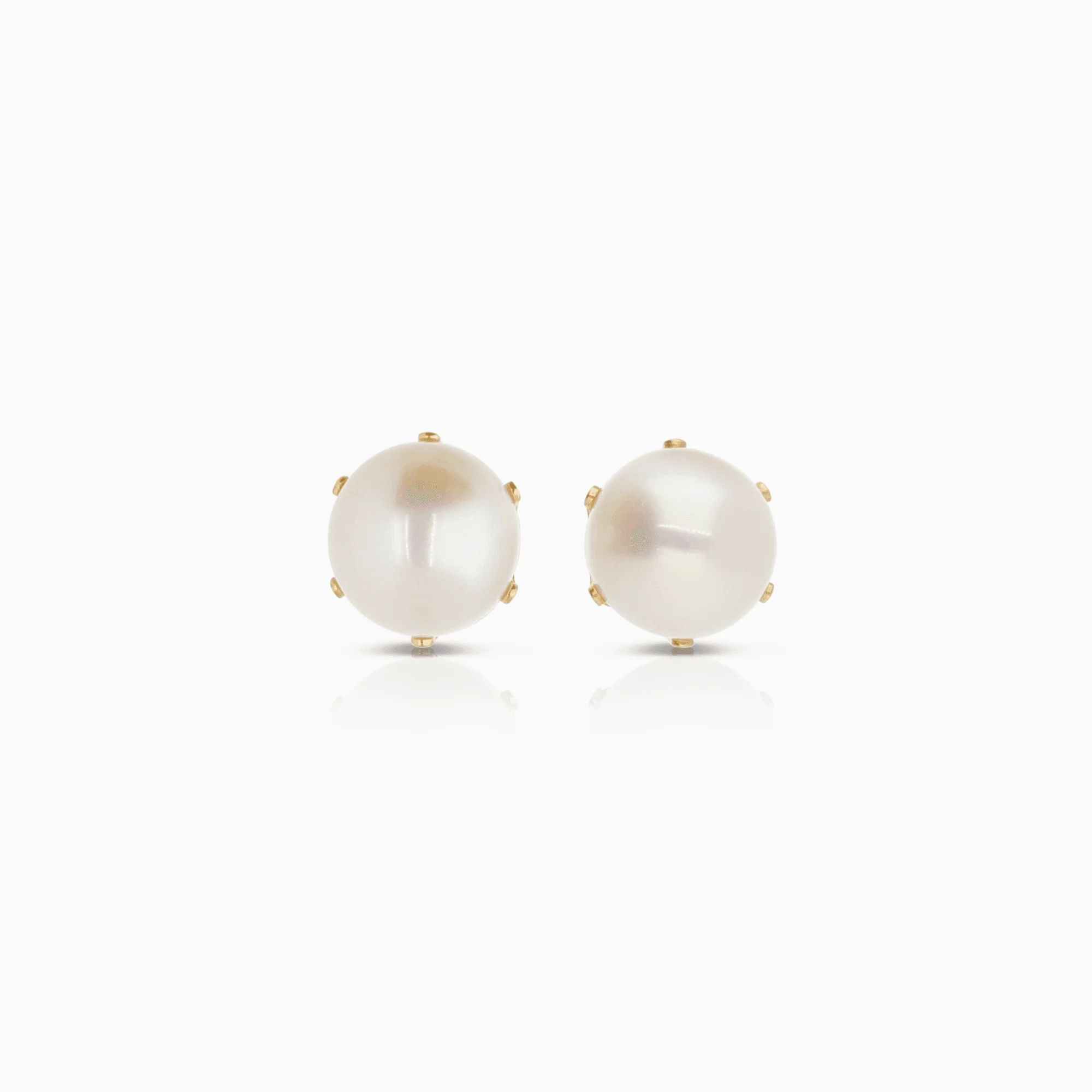 Pearl earrings 1.08g 18K gold