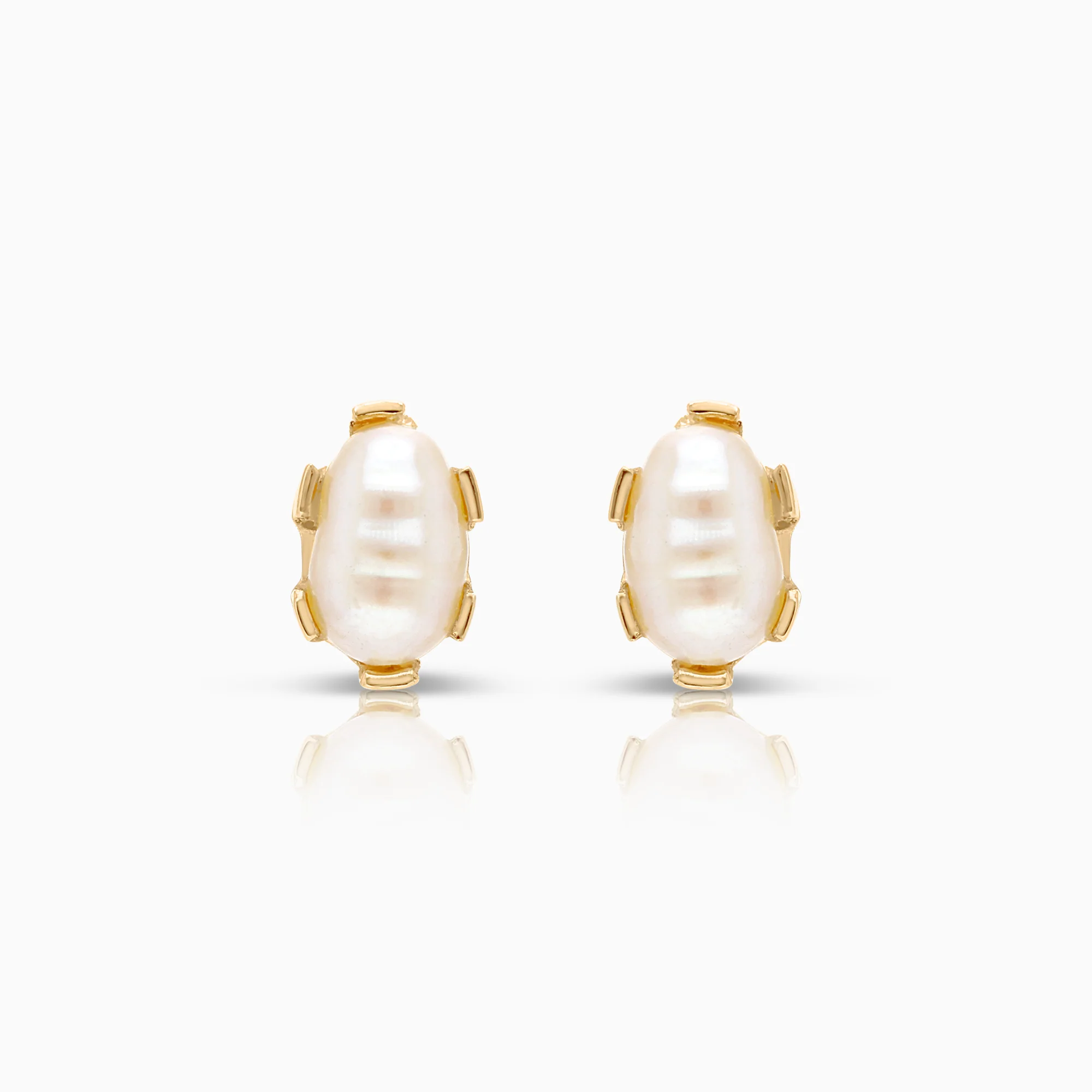 Pearl earrings 1.53g 18K gold