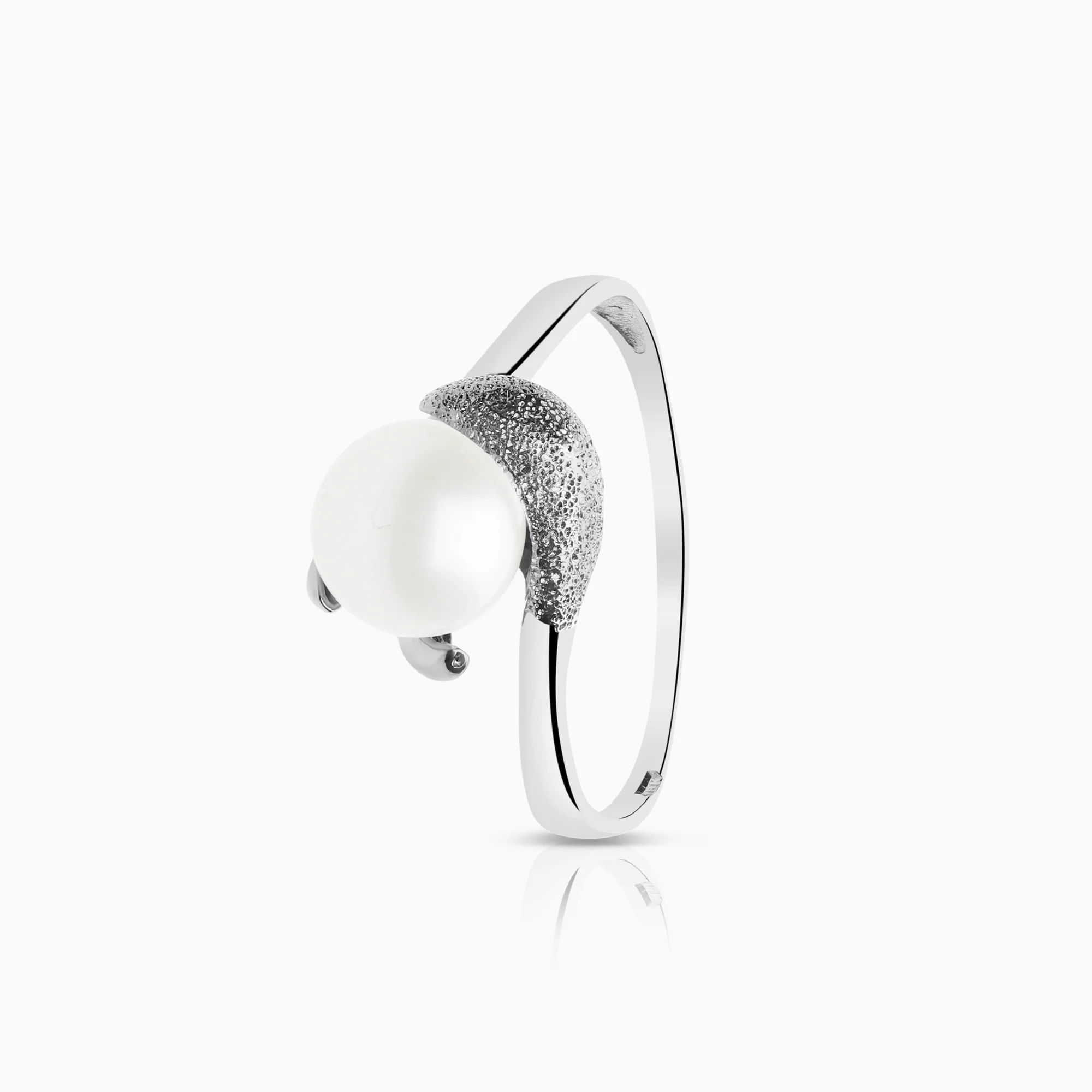 Pearl ring cultured freshwater pearl 2.84g 18K white gold