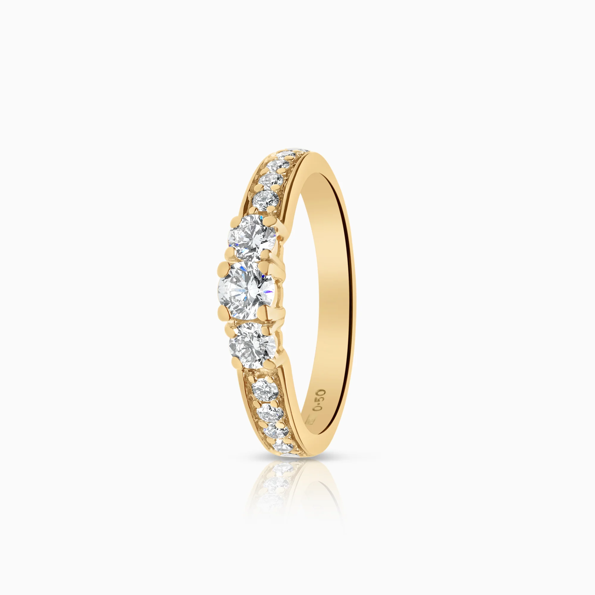 Side-stone ring 0.50ct 18K gold