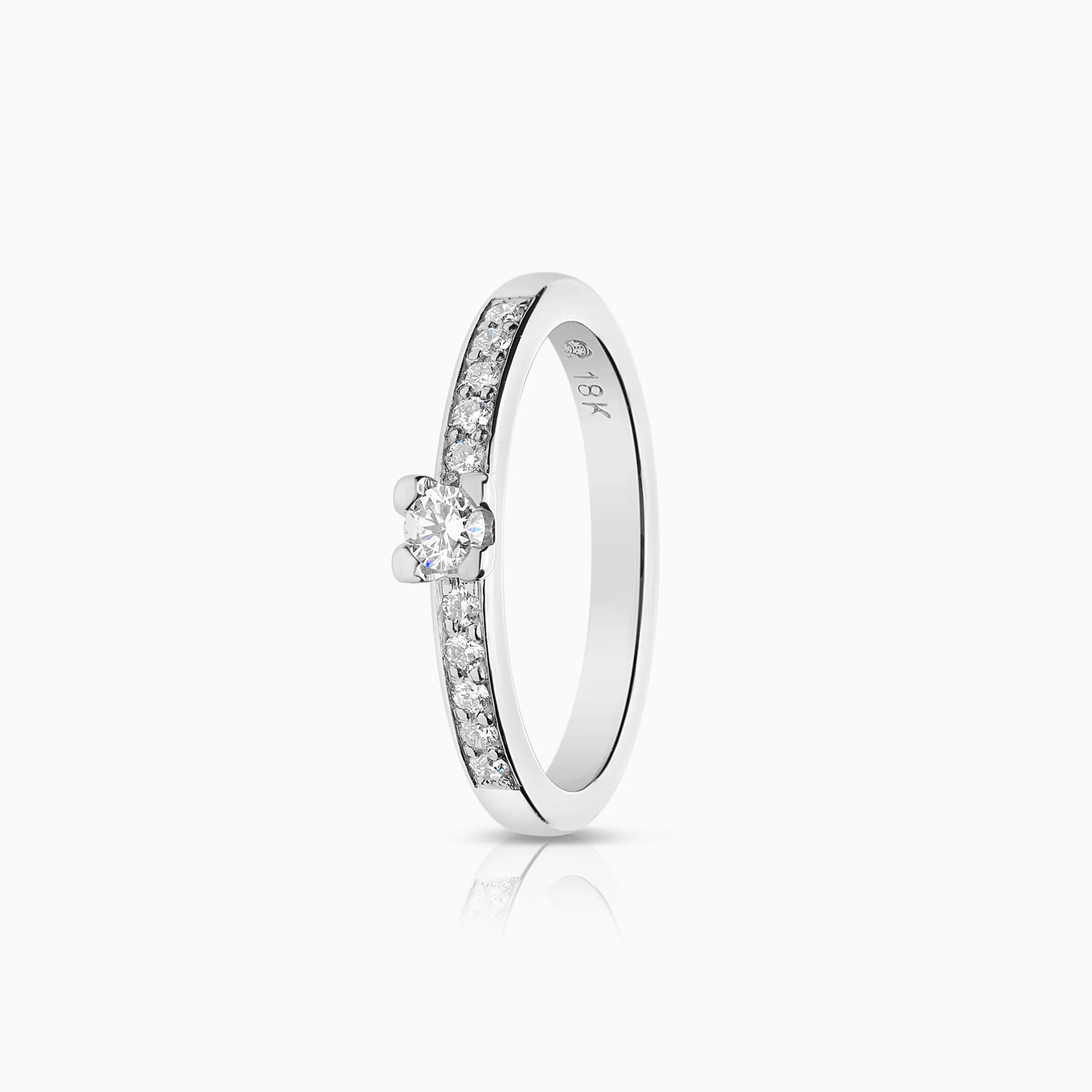Side stone ring 0.20ct 18K white gold