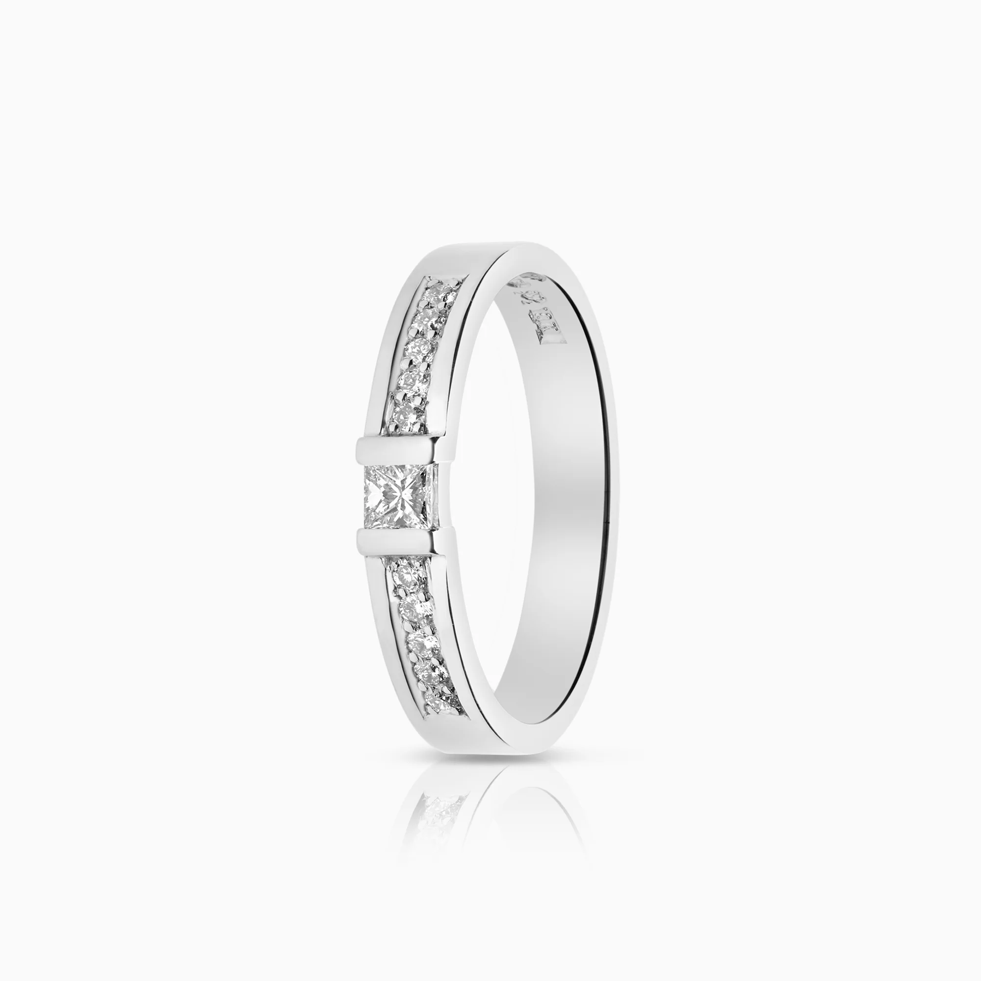 Side stone ring 0.23ct 18K white gold