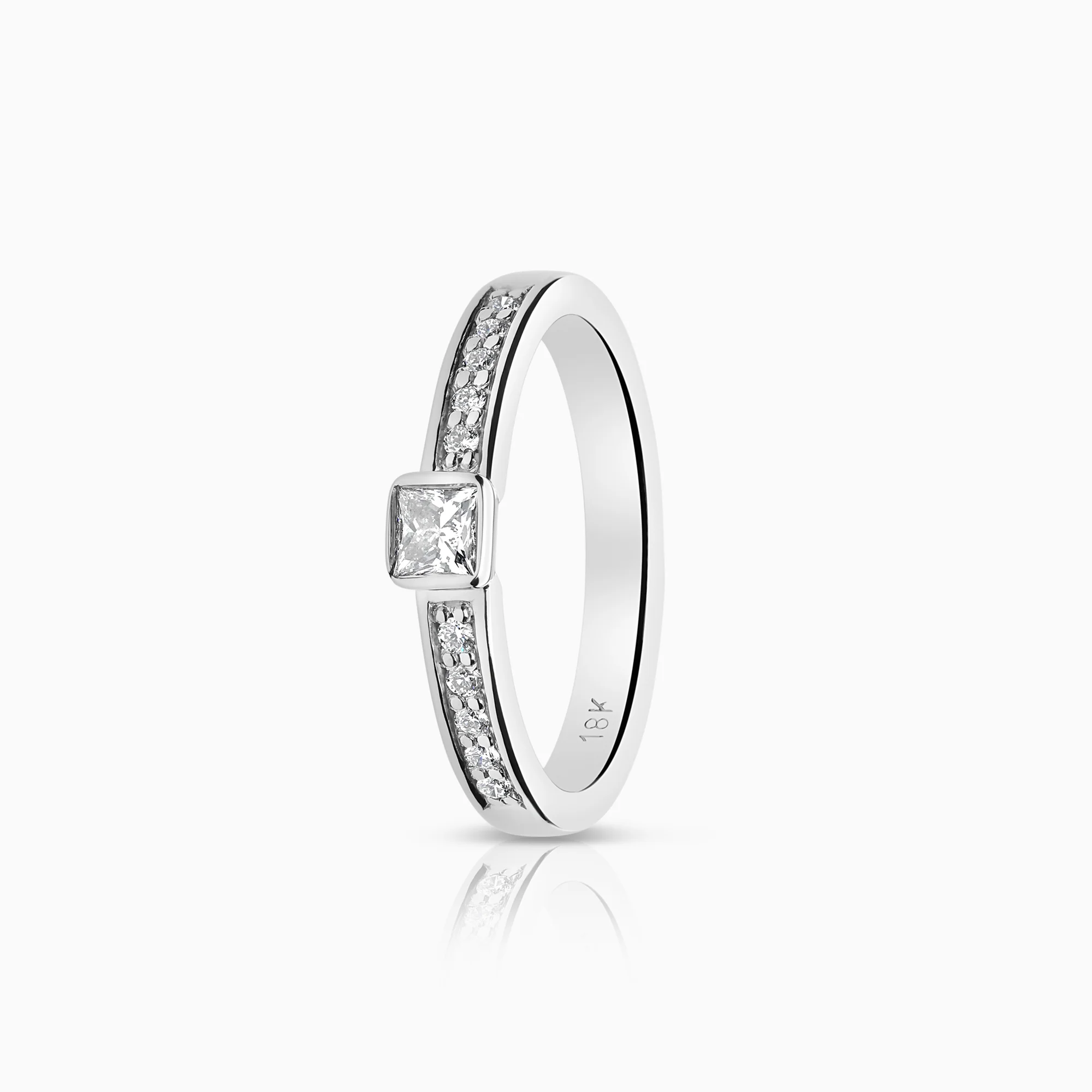 Side stone ring 0.30ct 18K white gold