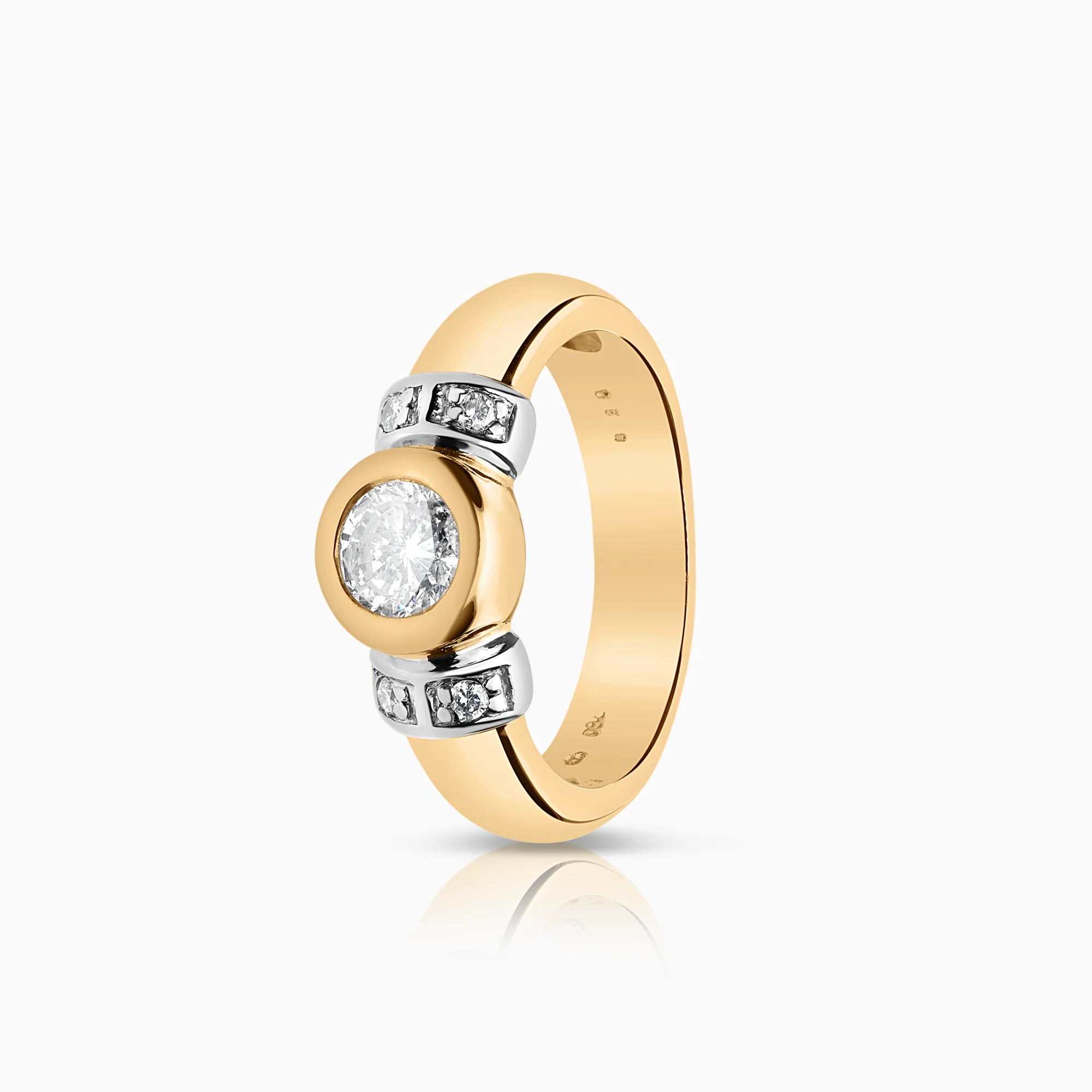 Side-stone ring 0.50ct 18K gold