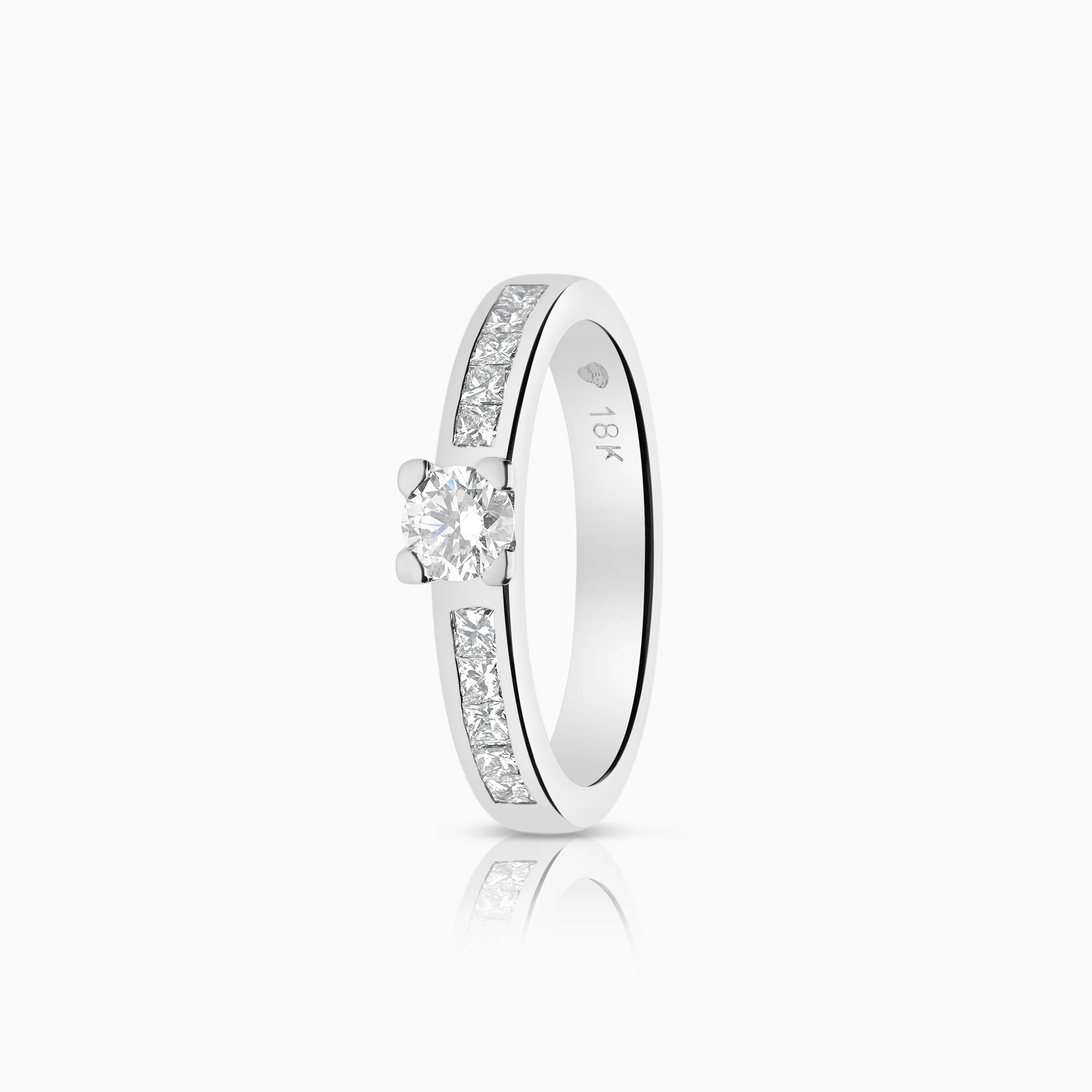 Side-stone ring 0.50ct 18K white gold