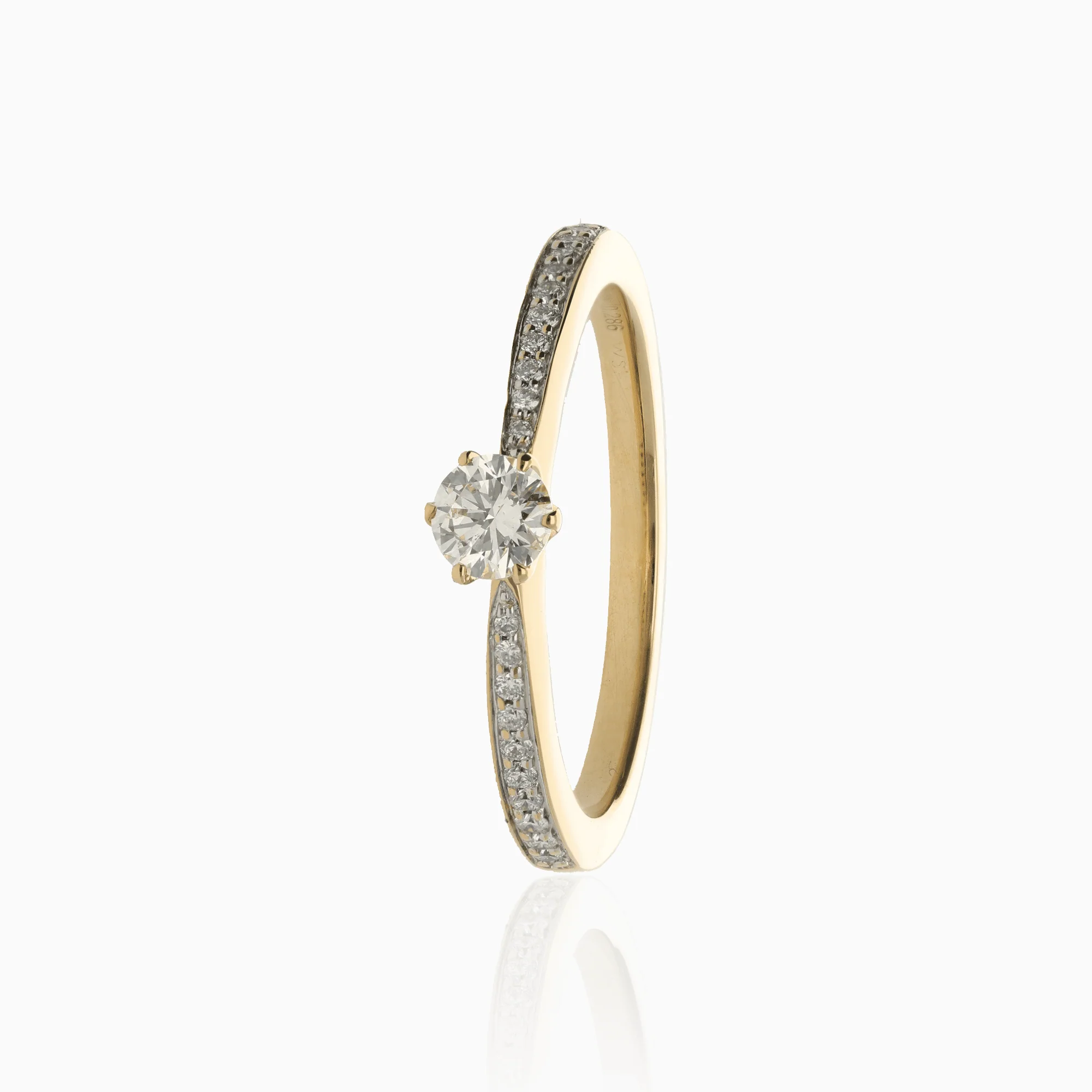 Side stone ring 0.286ct 18K