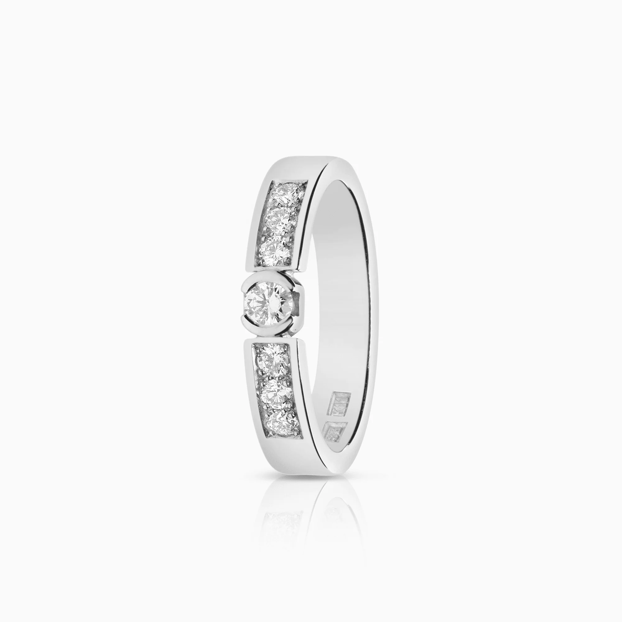 Side stone ring 0.28ct 18K white gold