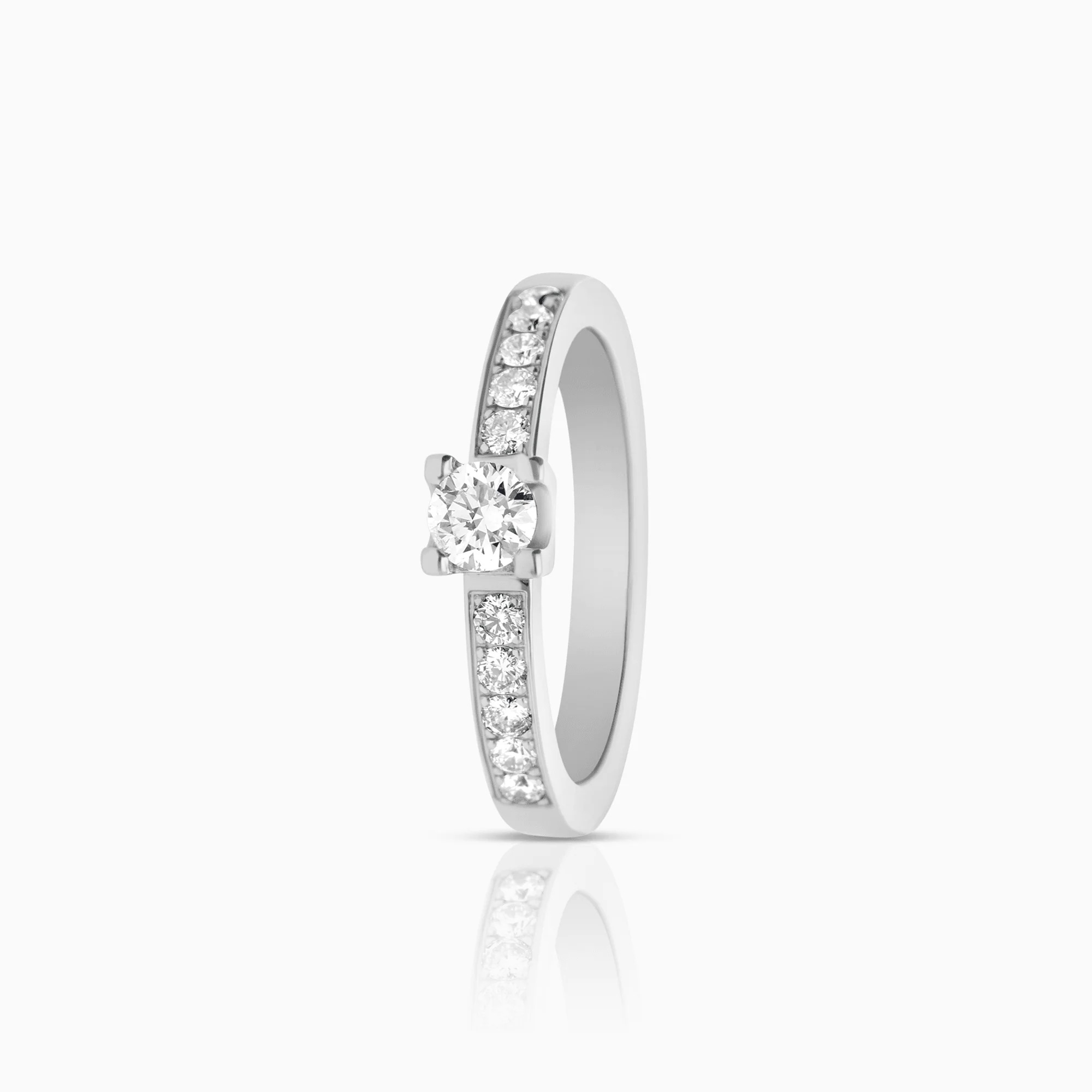 Side Stone Ring 0.40ct 18K