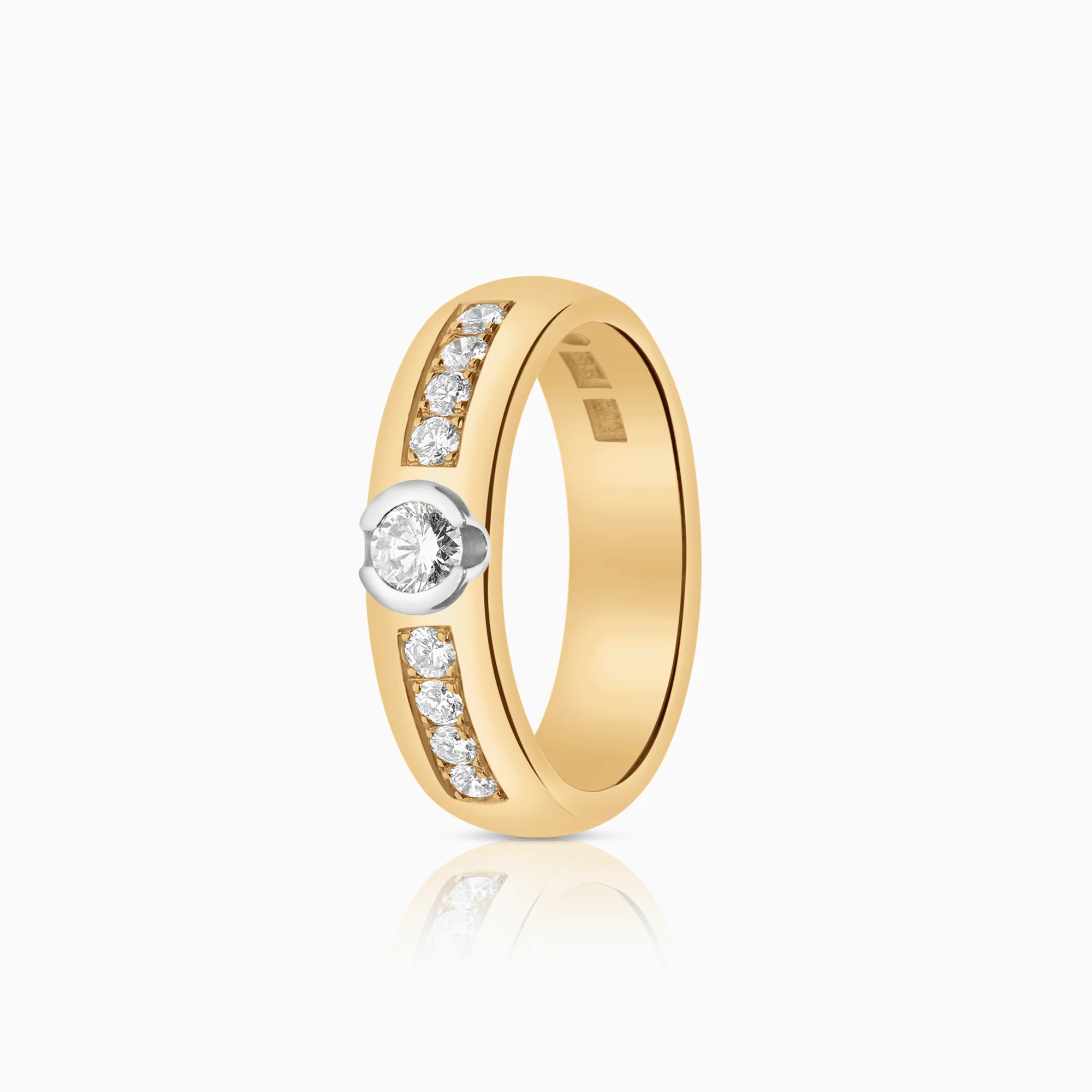 Side stone ring 0.41ct 18K gold
