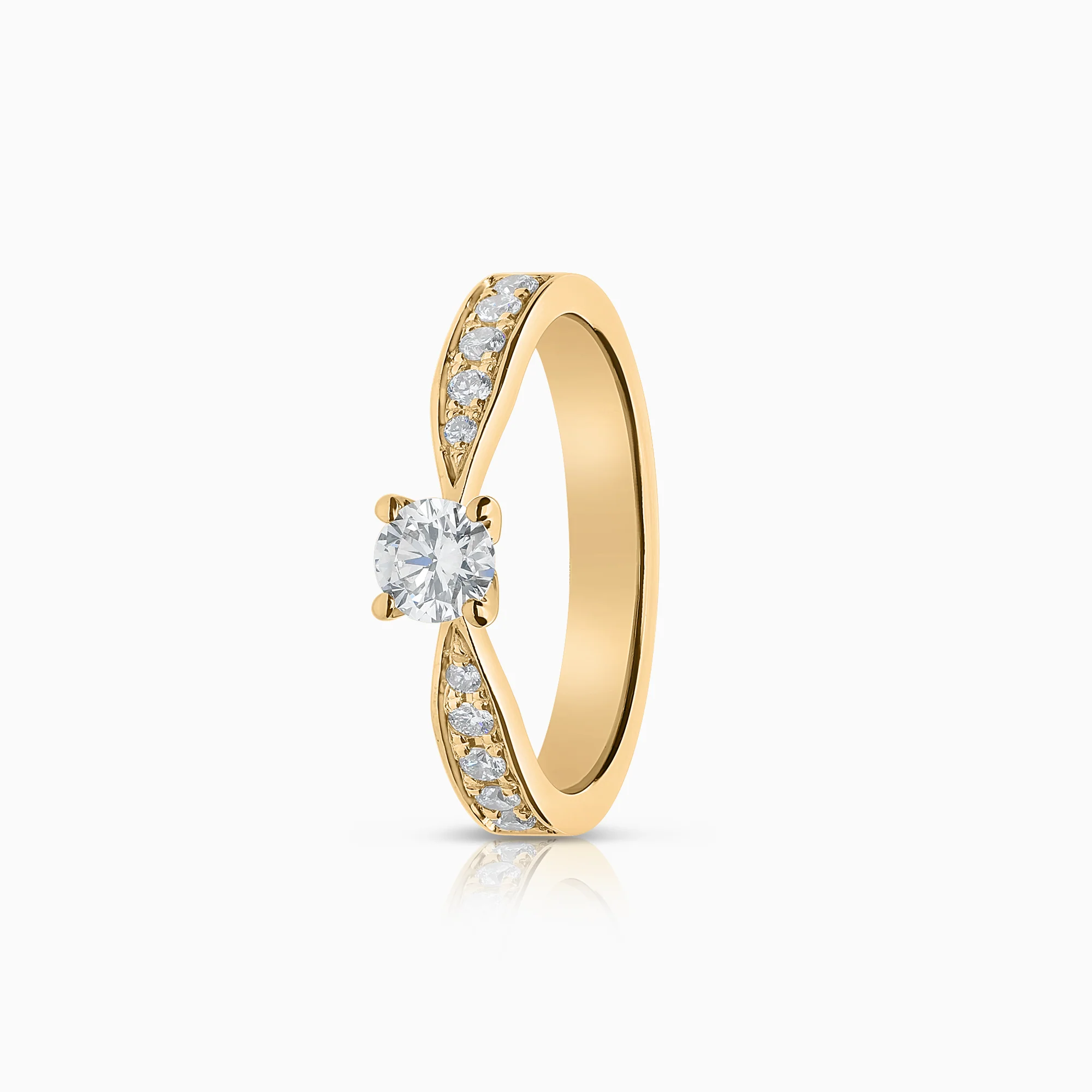 Side stone ring 0.47ct lab-grown diamonds 18K gold