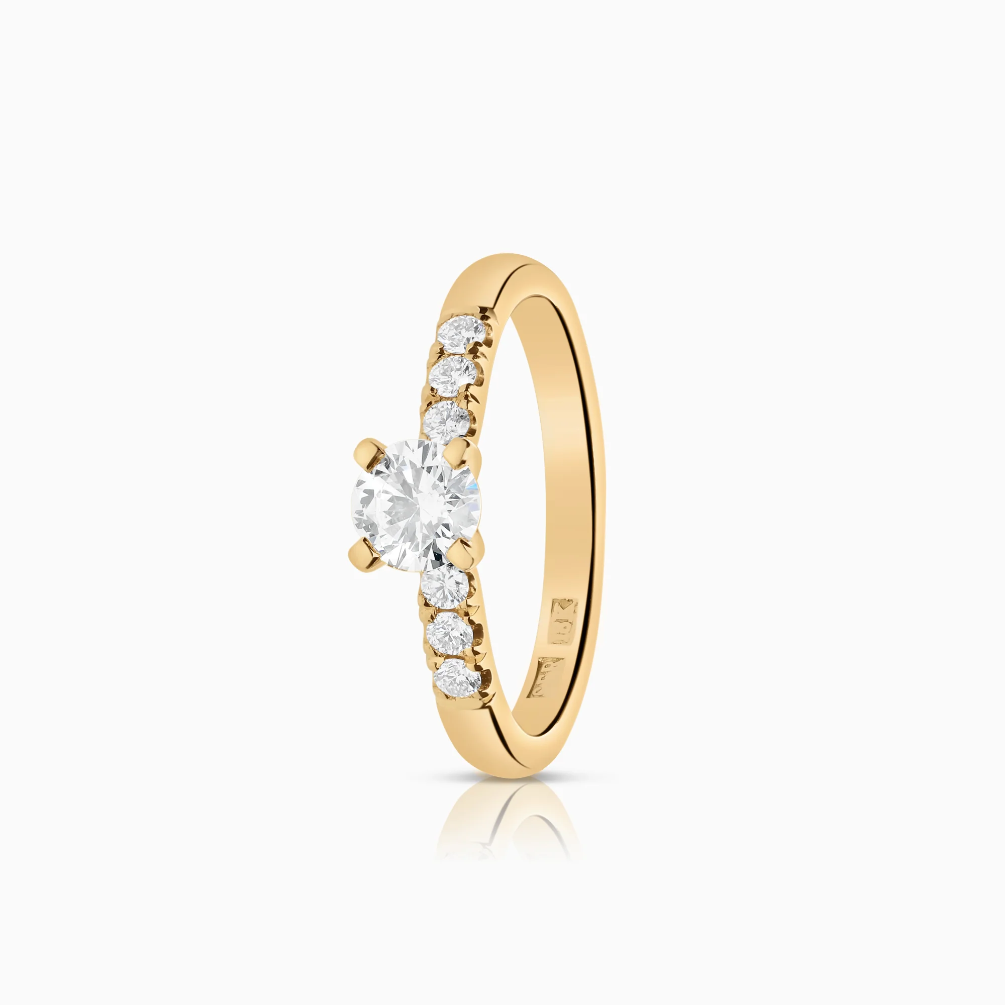 Side-stone ring 0.50ct 18K gold